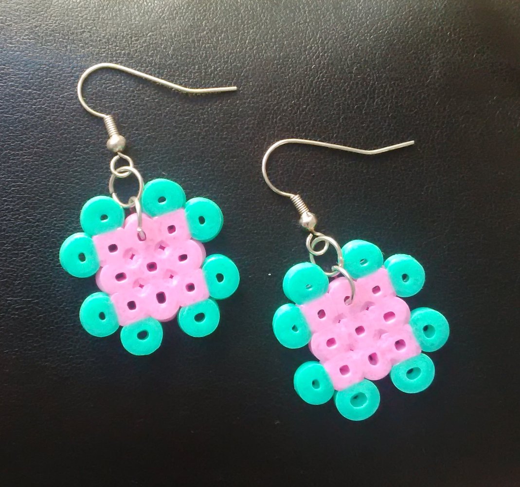 DIY Retro Ohrringe aus Bügelperlen