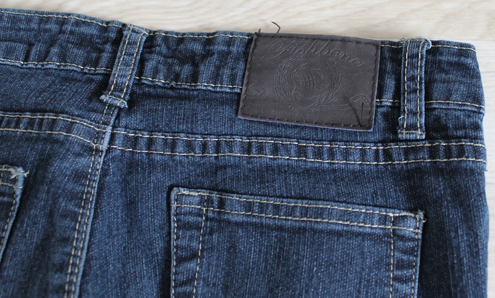 Fishbone Jeans dunkelblau Röhre 26 XS XXS