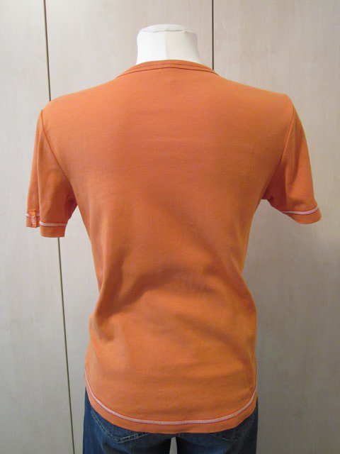 Orangefarbenes Shirt mit Dekoprint