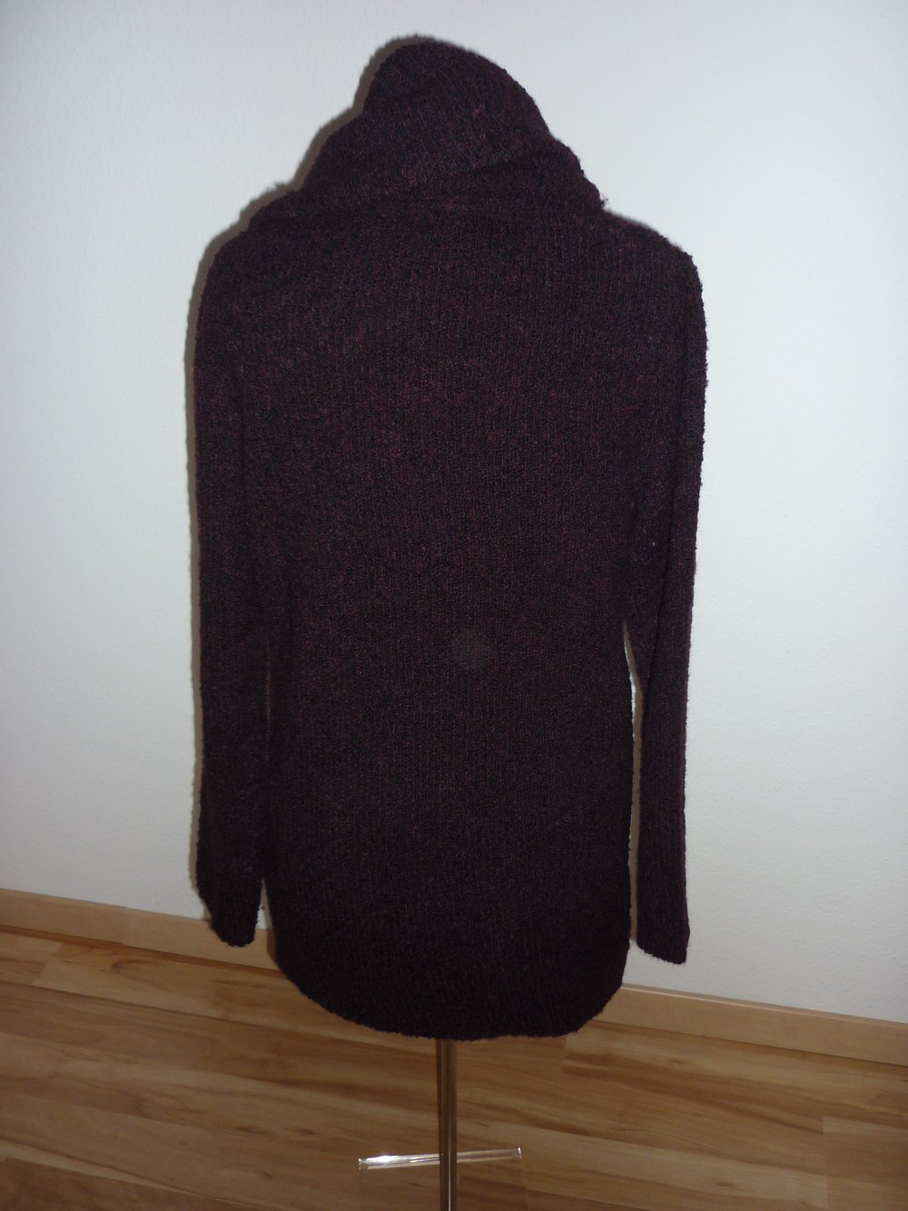 NEU: H&M Blogger drapierter asymetrischer boucle Caridgan oversize beere Größe XS 34 36 