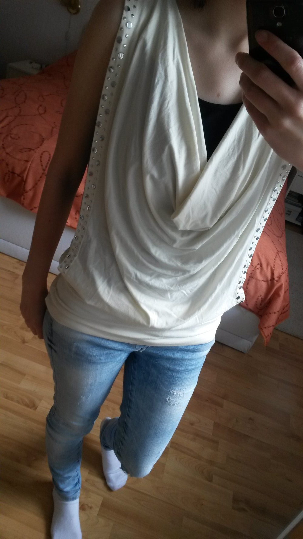 Top cremefarben mit Wasserfallkragen Gr.34