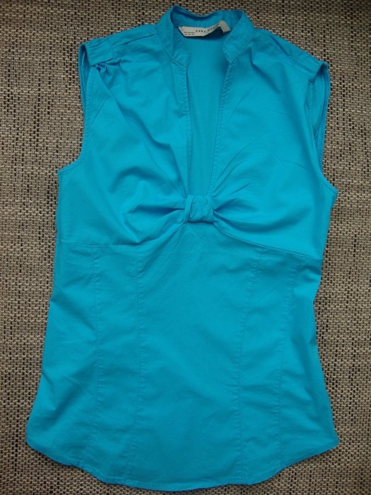 ZARA Ärmellose Bluse in Türkis