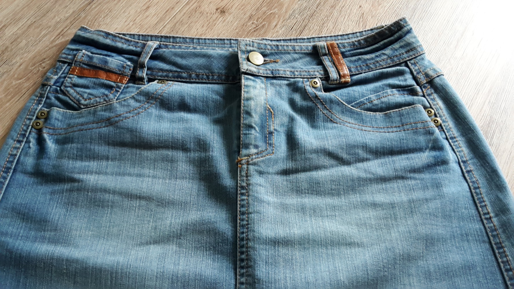 Jeansrock von Promod, hellblau mit Kunstlederapplikationen