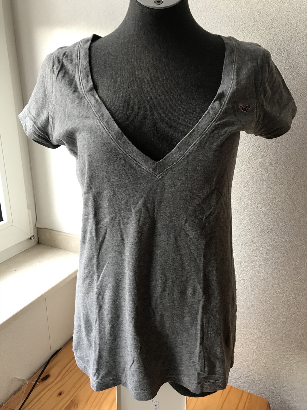 Superweiches Hollister T-Shirt mit weitem Ausschnitt