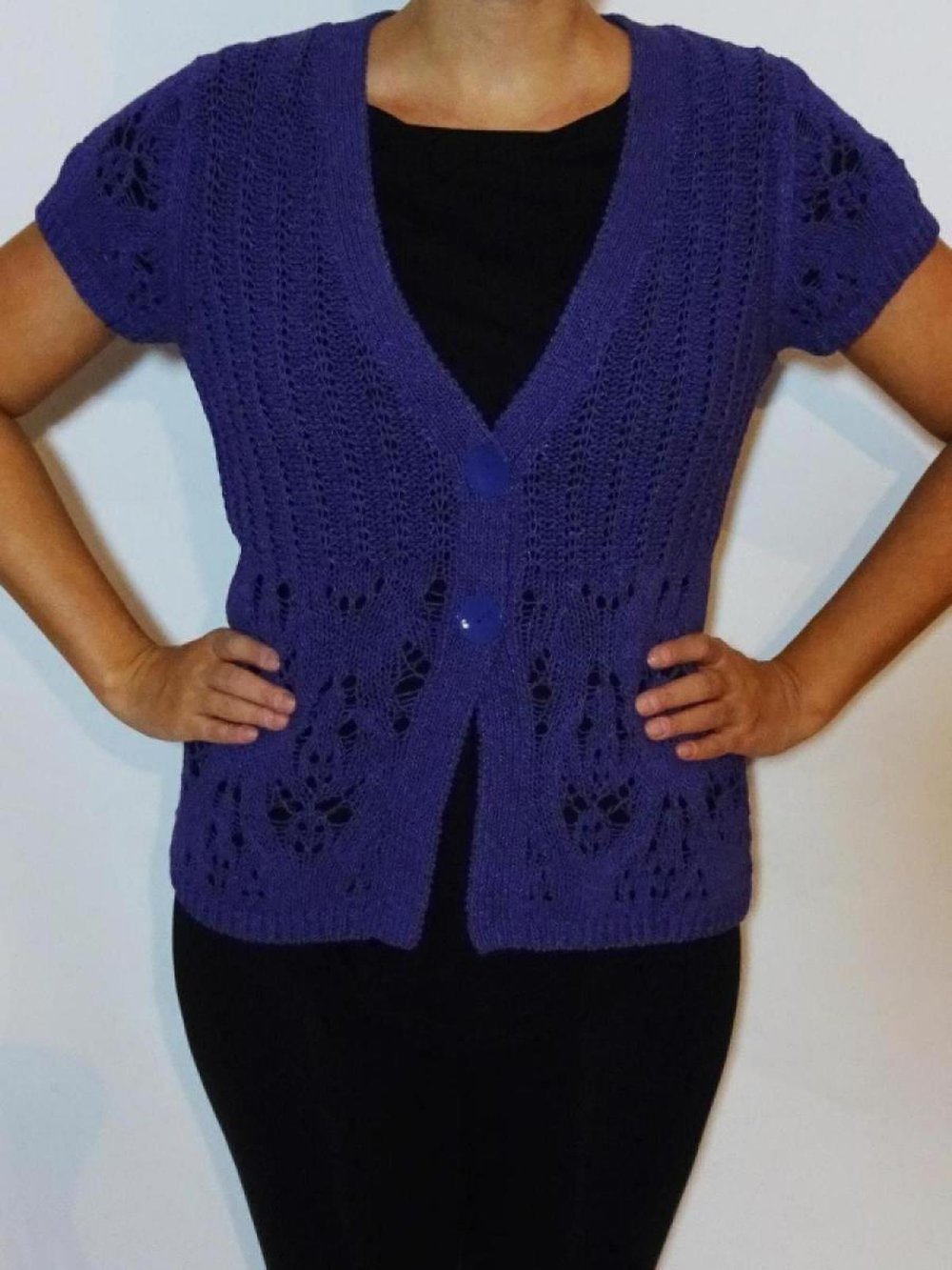 Lila Strickjacke mit kurzen Ärmeln Gr. 42 Gr. M