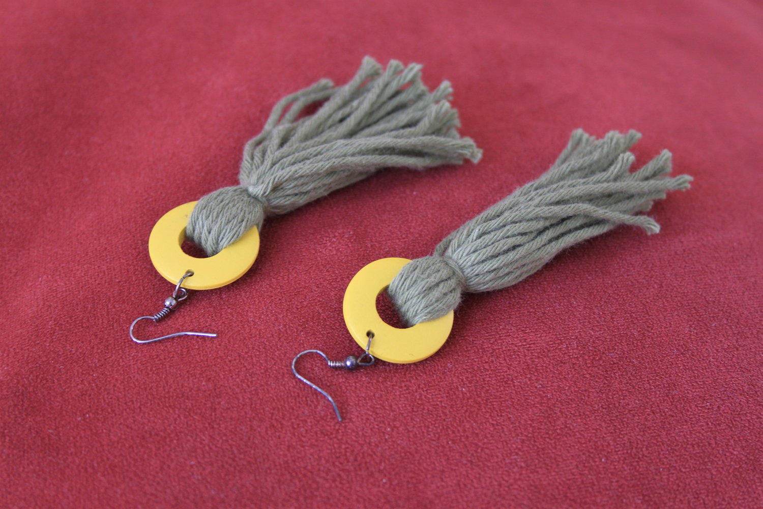 DIY Quasten Ohrringe in Gelb/Grün