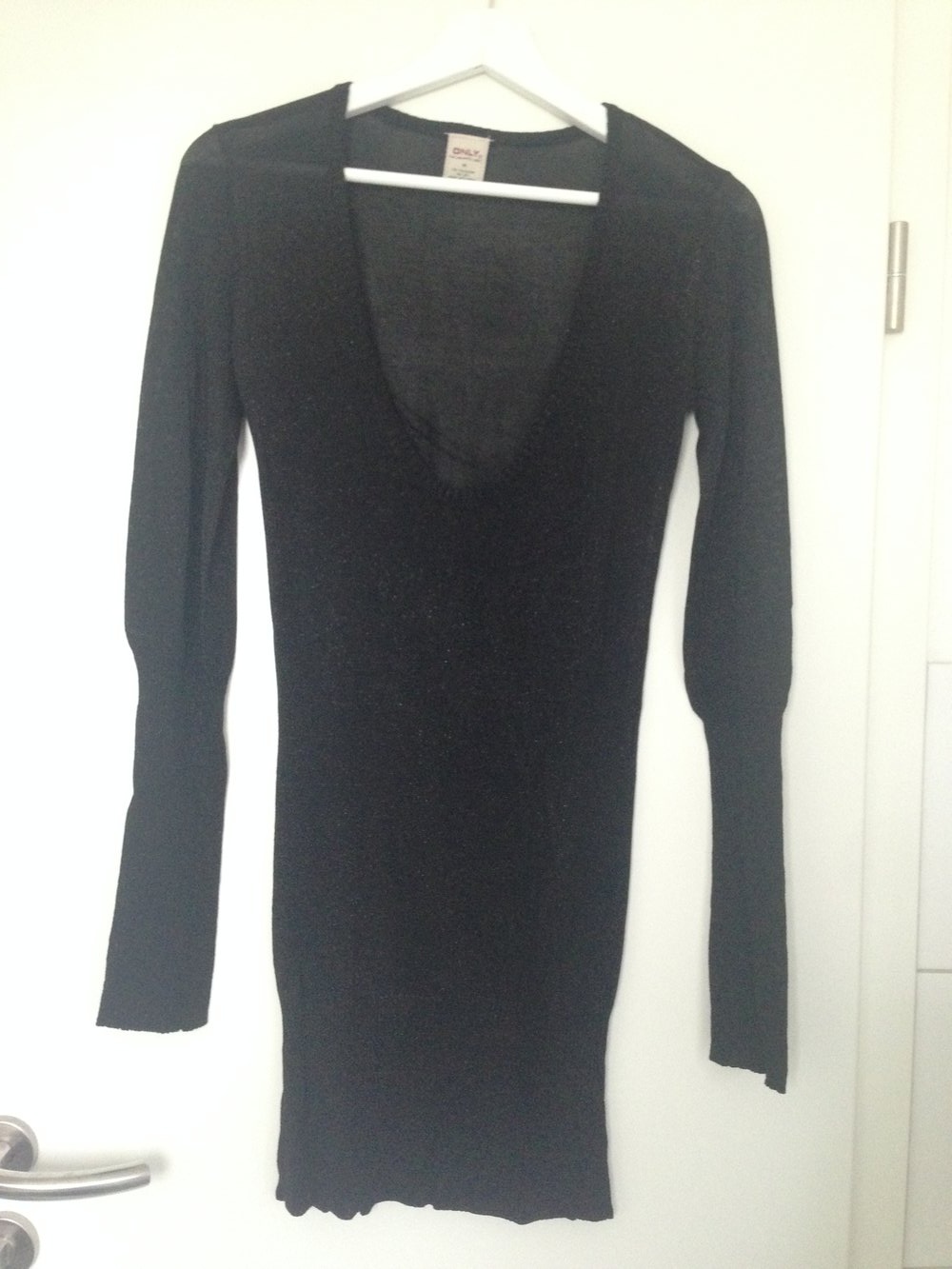 schwarzes enges Glitzerkleid