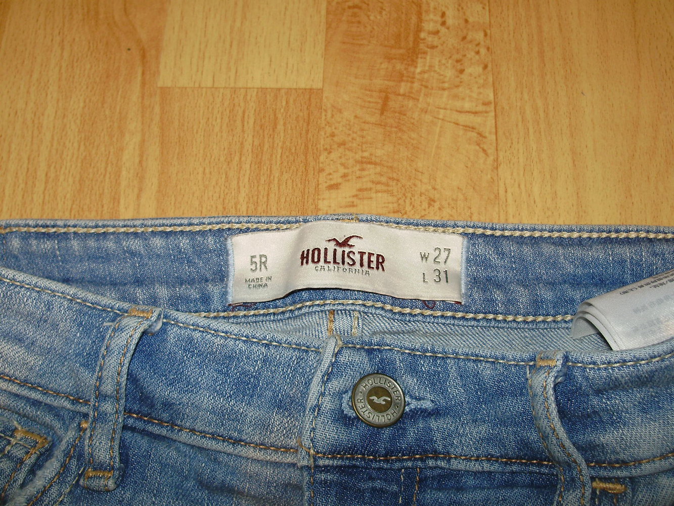 Hollister Jeans bleached / destroyed Fetzen Gr 27/32