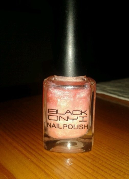 süßer dezenter Nagellack