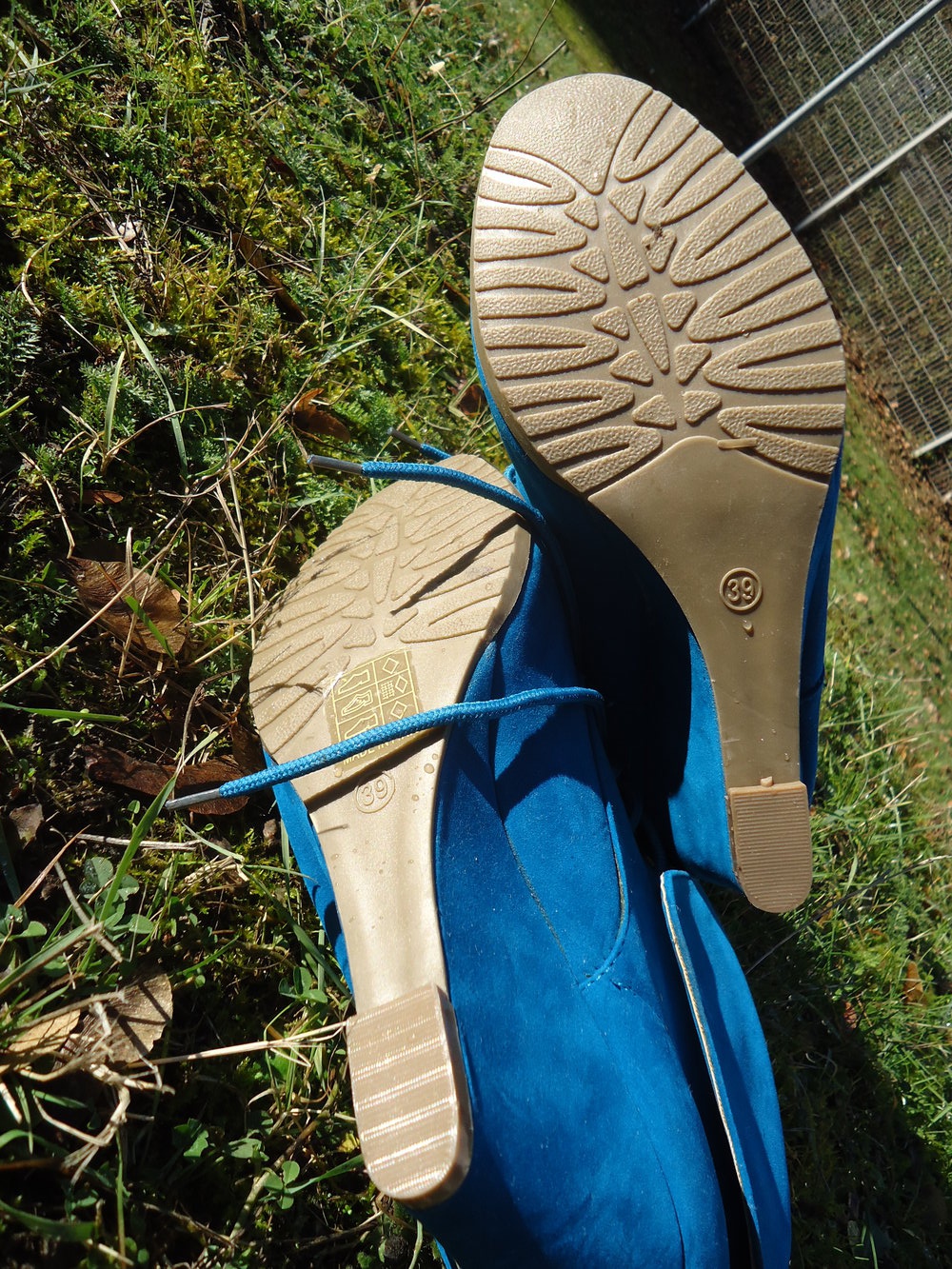 Schnürboots mit Keilabsatz