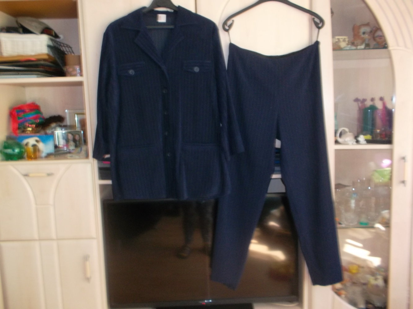 dunkelblauer hosenanzug,neu,gr. 42