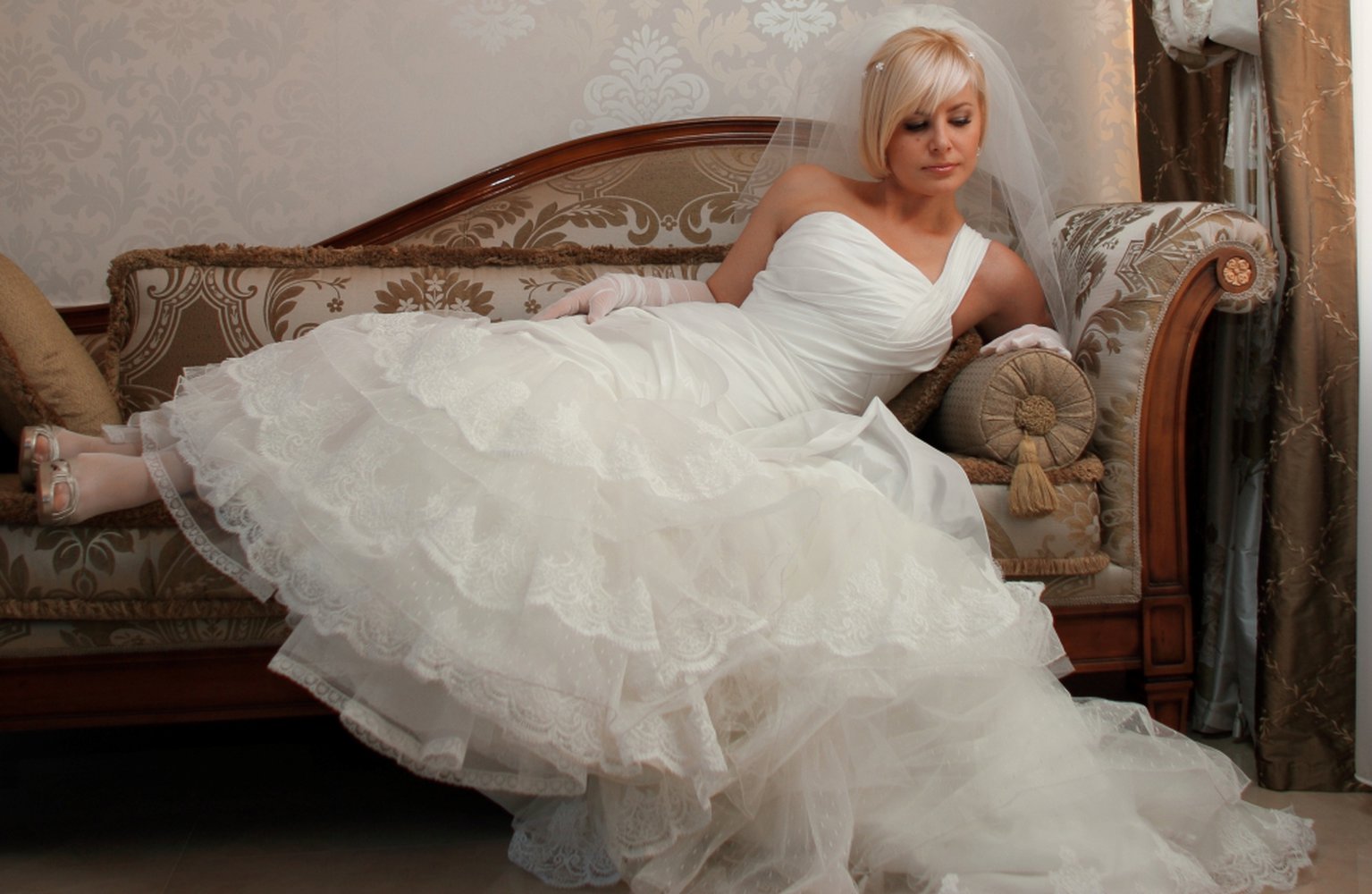 Designer Brautkleid von Alma Novia (Spanien)