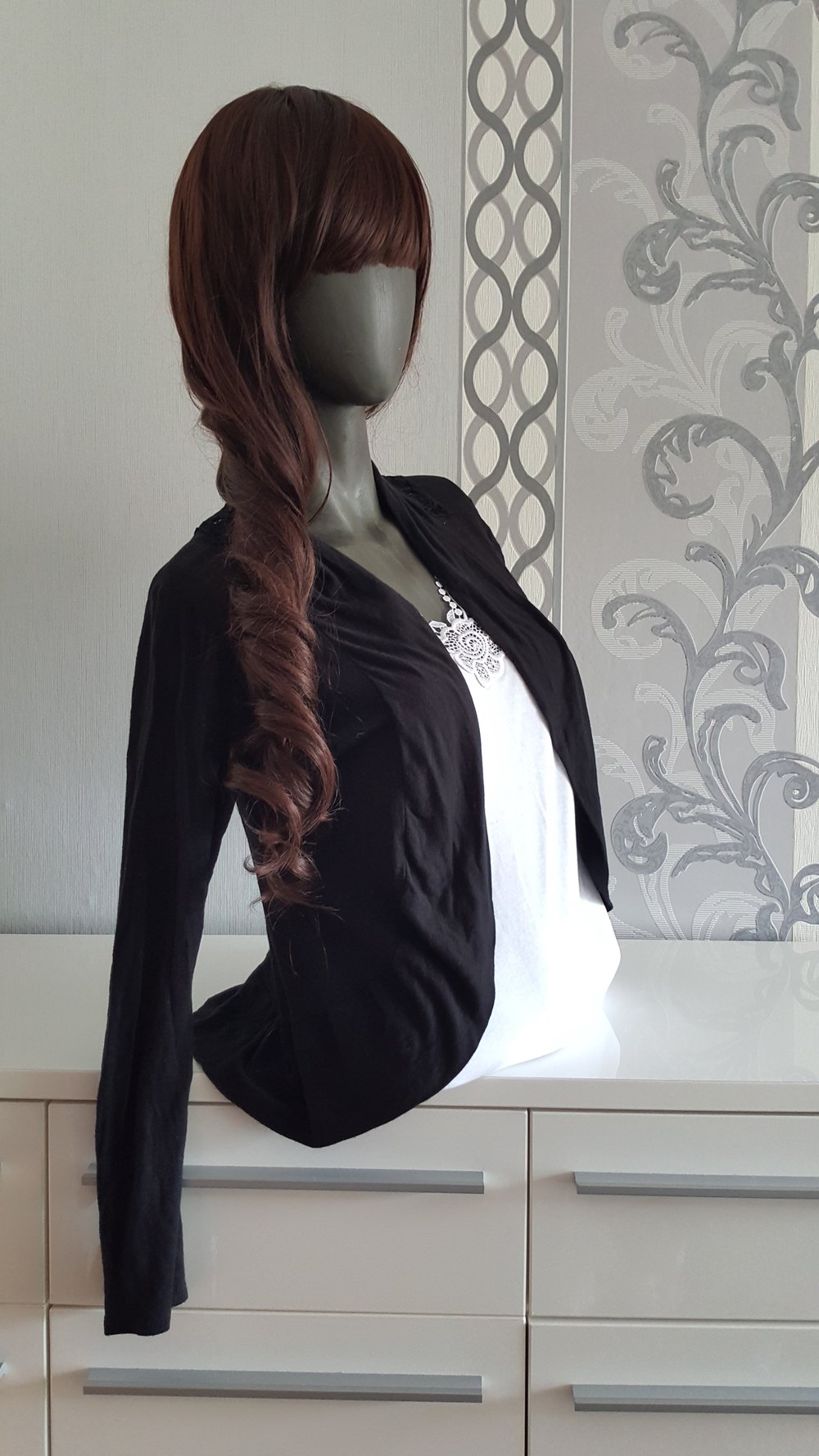 Schwarzer Cardigan mit Strickmuster hinten Spitzen M 38