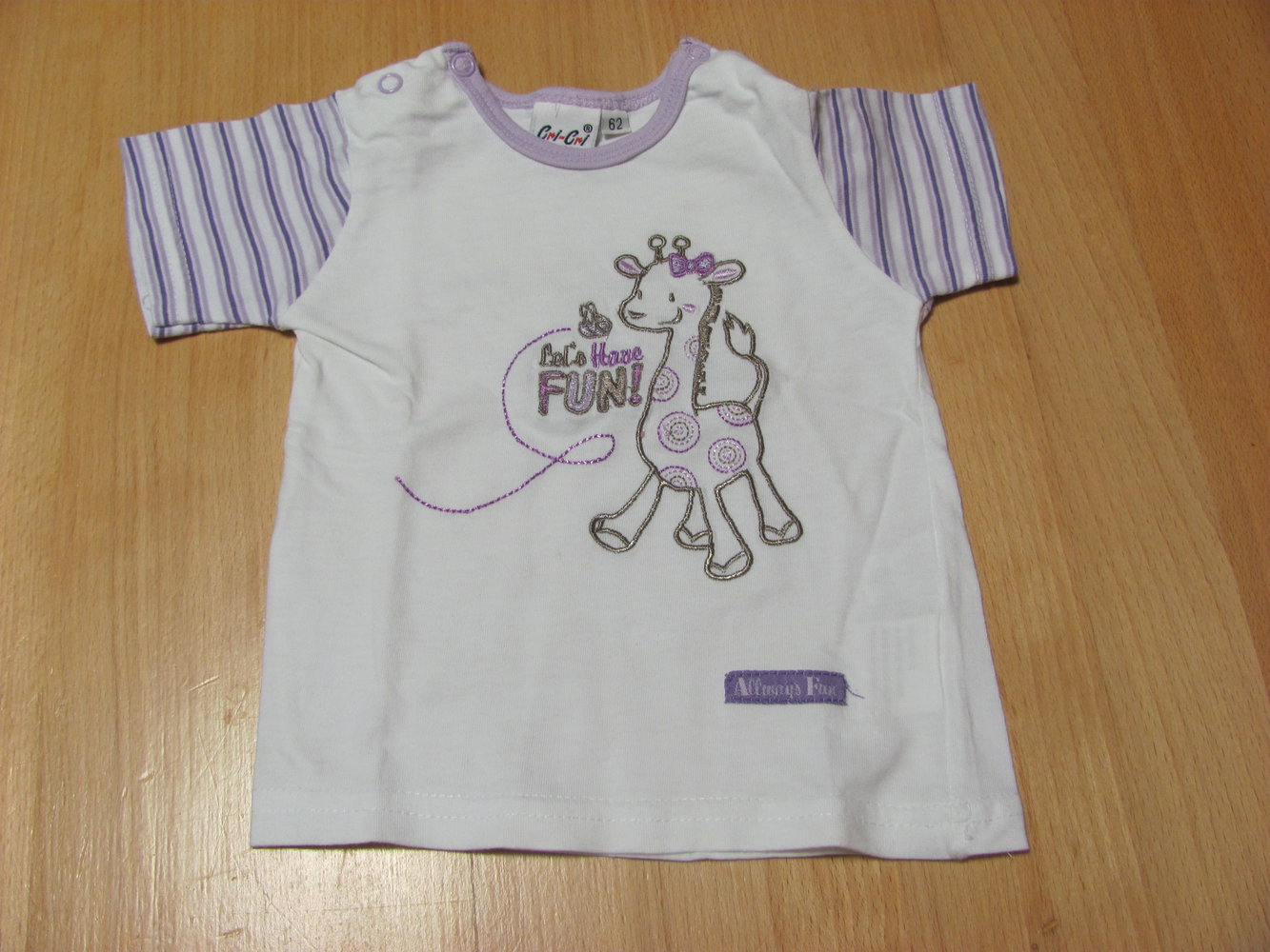  Shirt in weiß mit lila Streifen Größe 62 