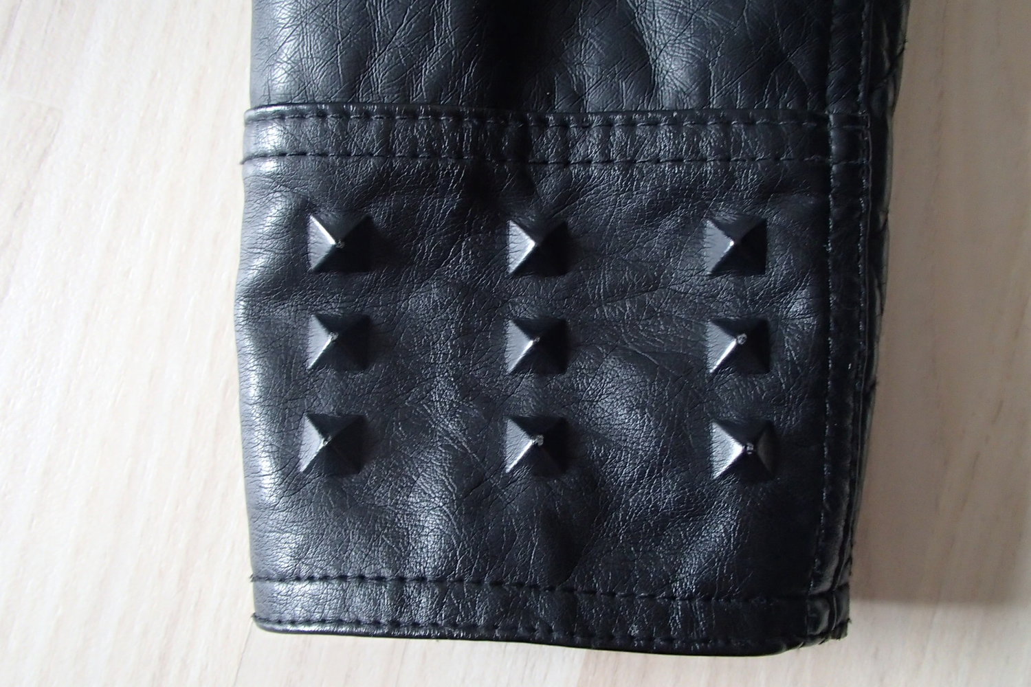 E.M.P Lederjacke mit Softnieten