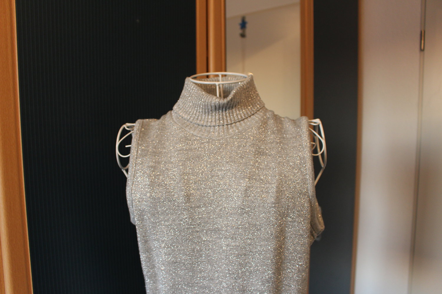 36. Festlicher Pullunder mit Rollkragen, Gr. 36-38