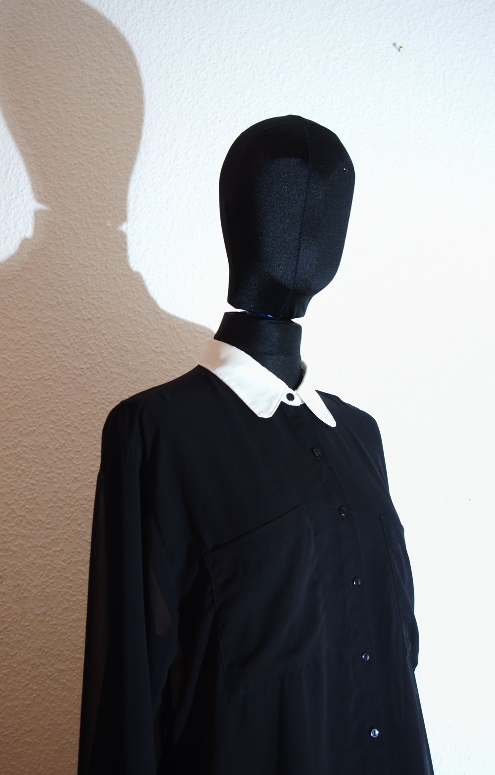 American Apparel Chiffon Bluse schwarz weiß Kontrastkragen semitransparent