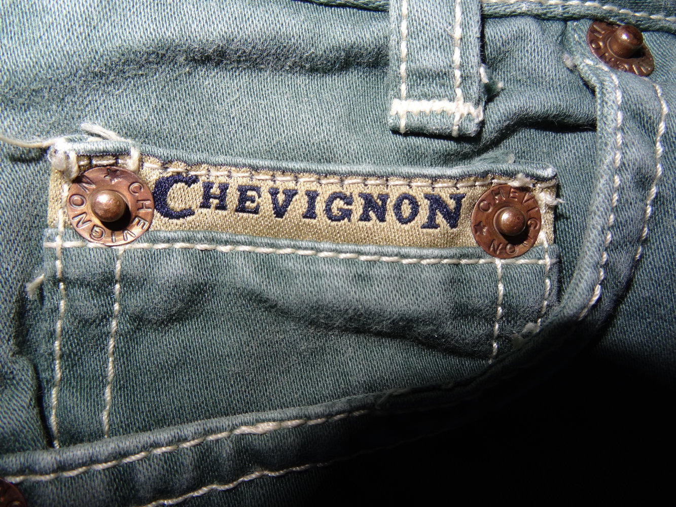 Kurze grüne Jeans von Chevignon Gr. 98/104