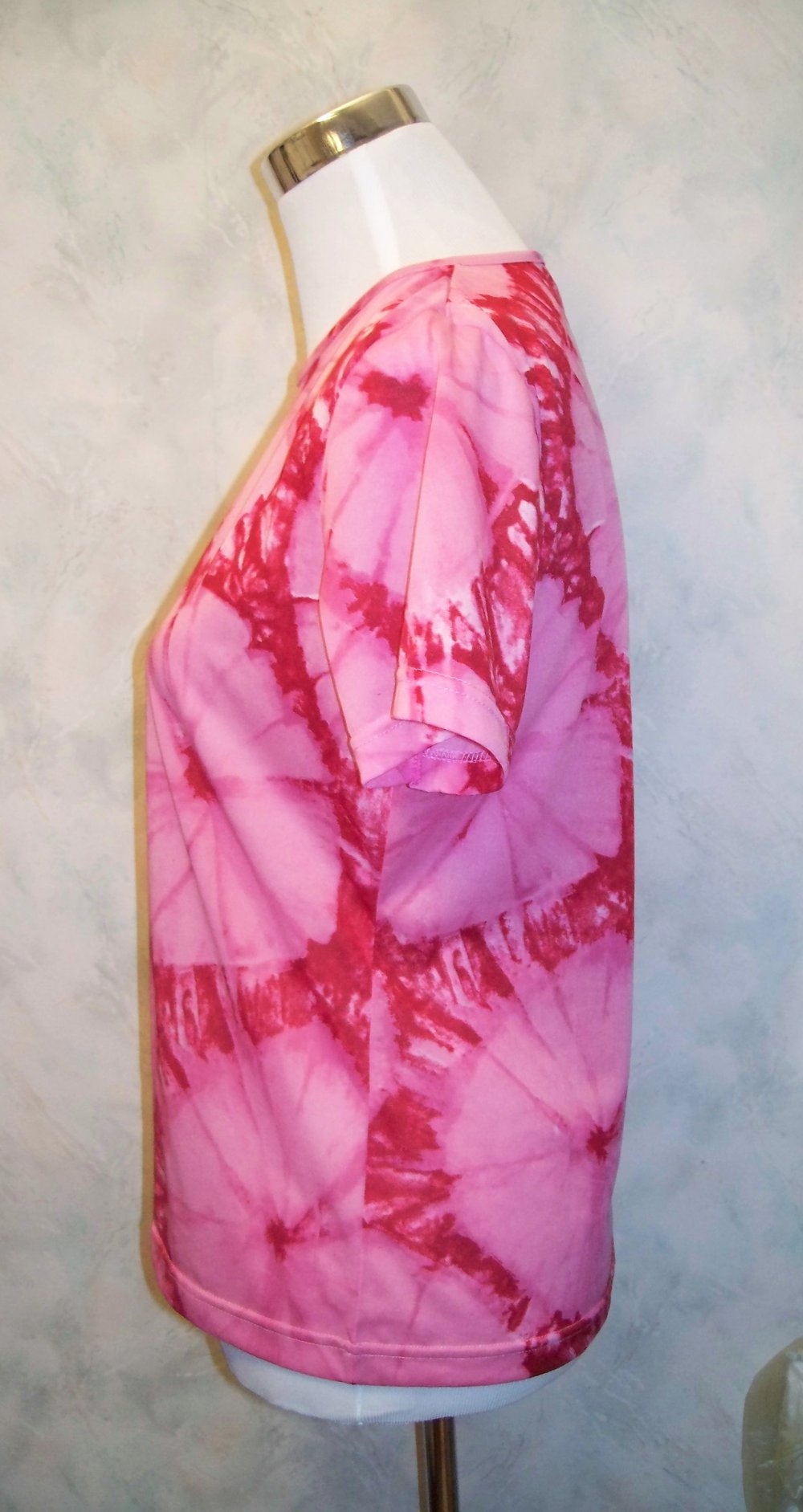 Rosa-rotes Batik-Shirt im Vintage-70er-Style Gr. 40/ 42 (Kostüm)