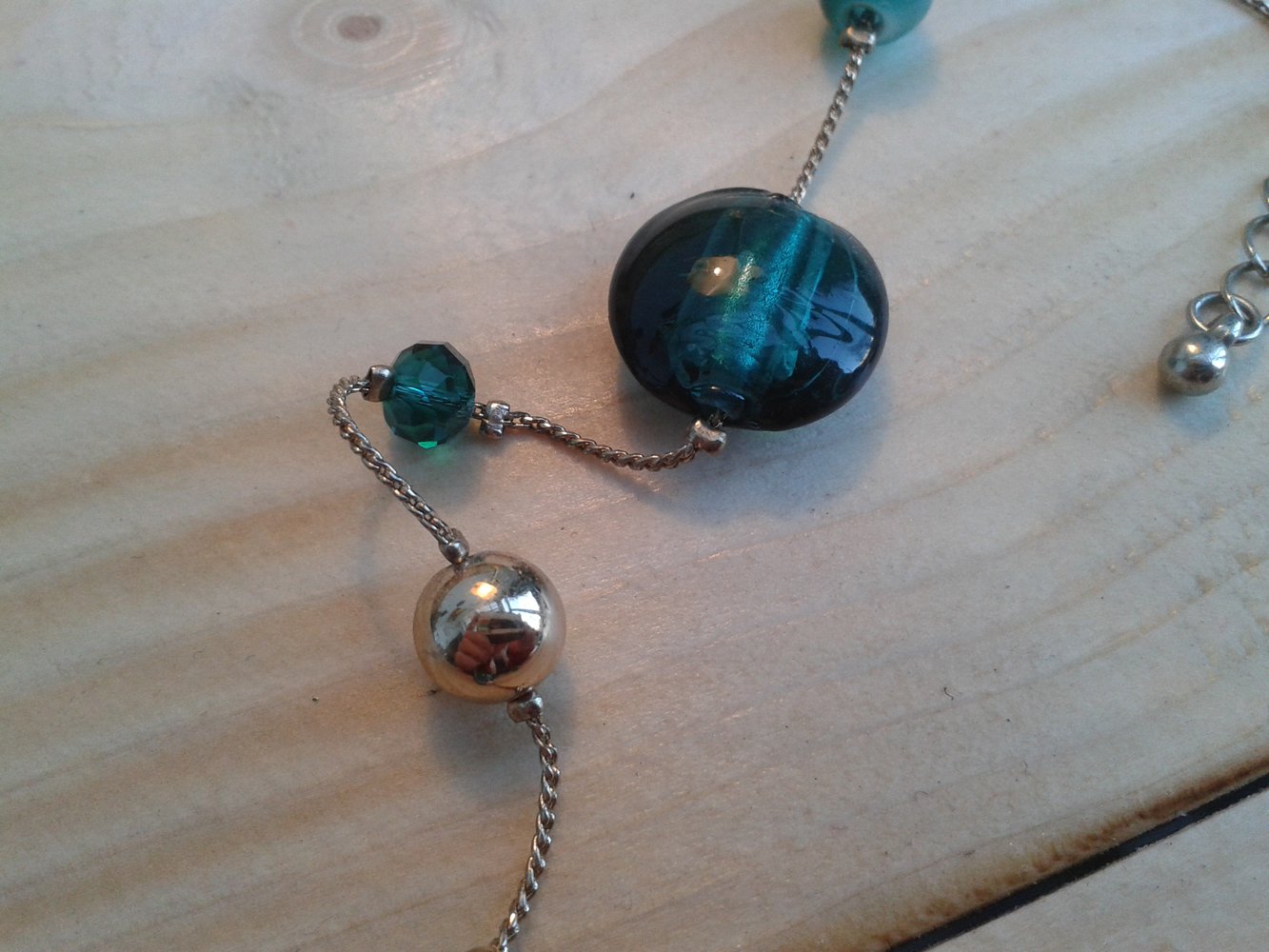 lange, grüne Glasperlen-Kette