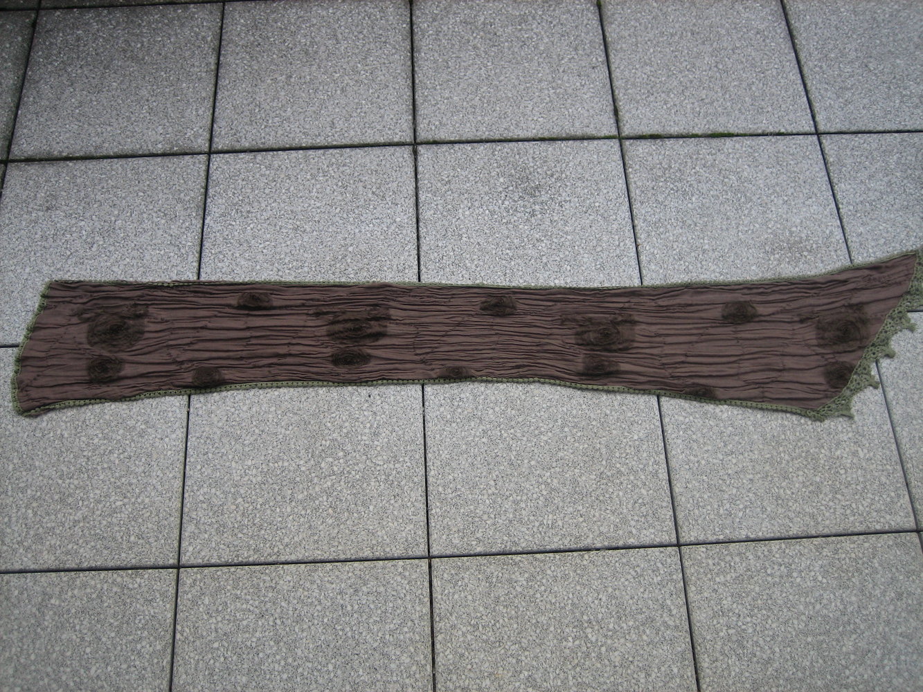 Toll kombinierbarer Crash-Schal, edles Taupe-Braun - sehr dekorativ!