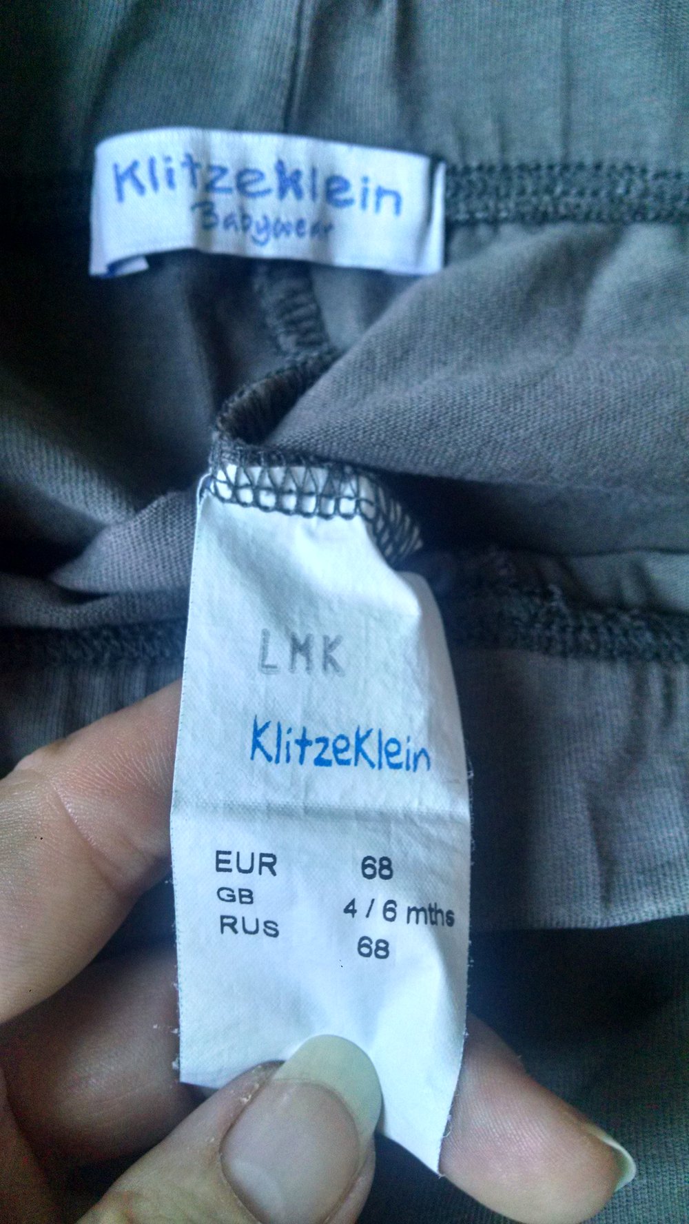 Graue Babyshorts Gr. 68