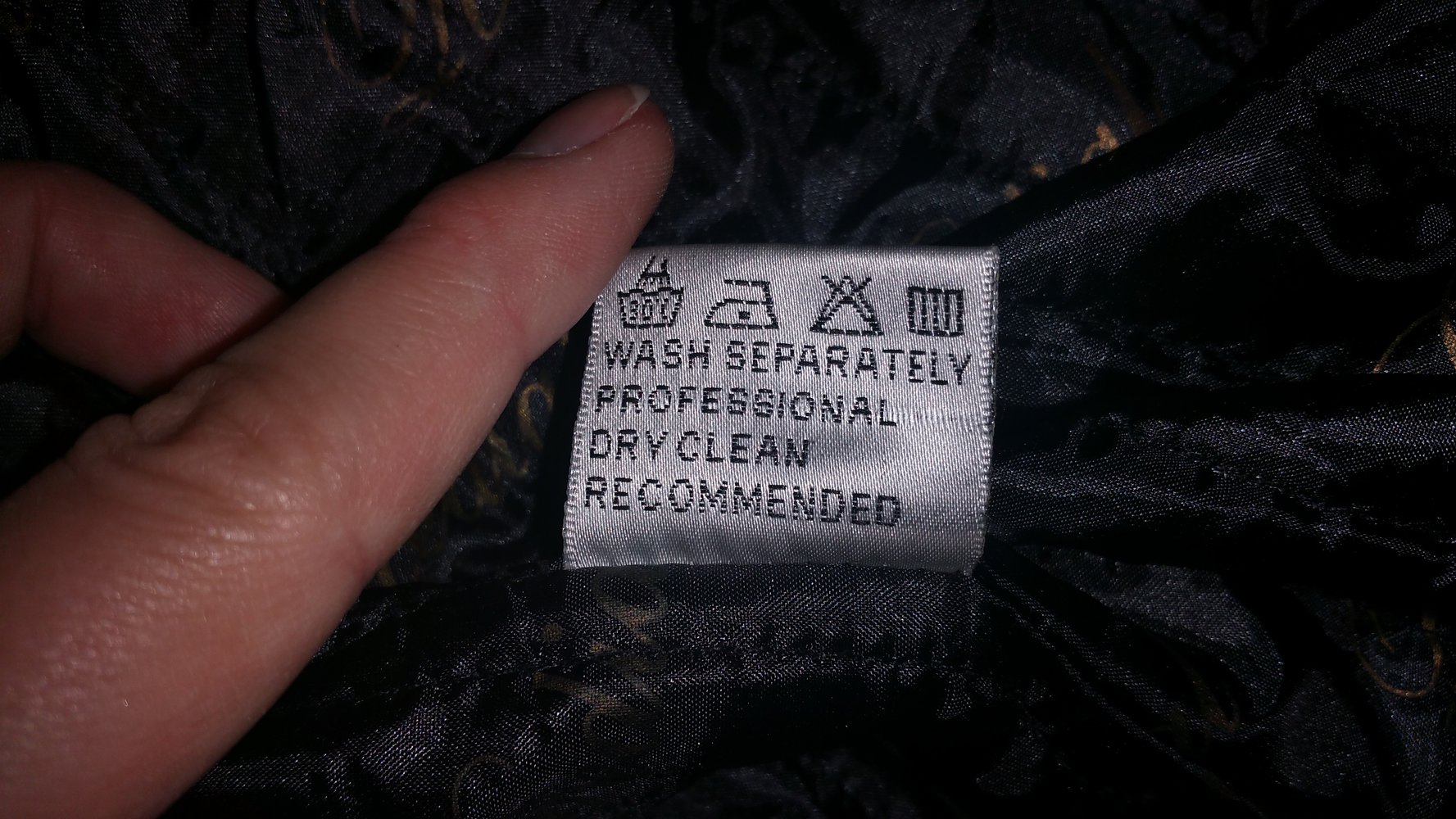 Jacke, schwarz mit goldenem Reißverschluss & Knöpfen