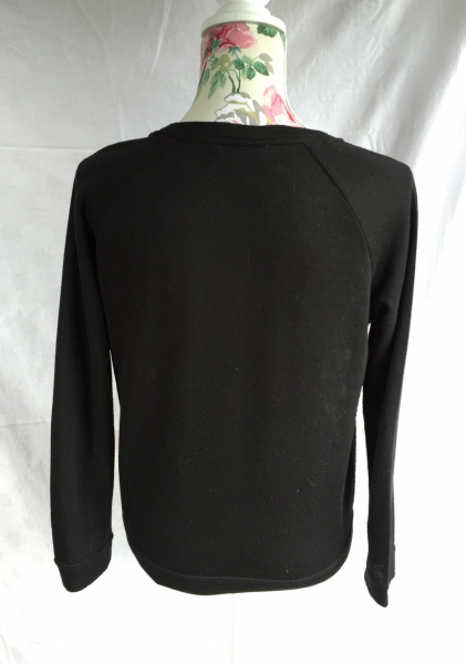 Schwarzer Pullover mit Spitze
