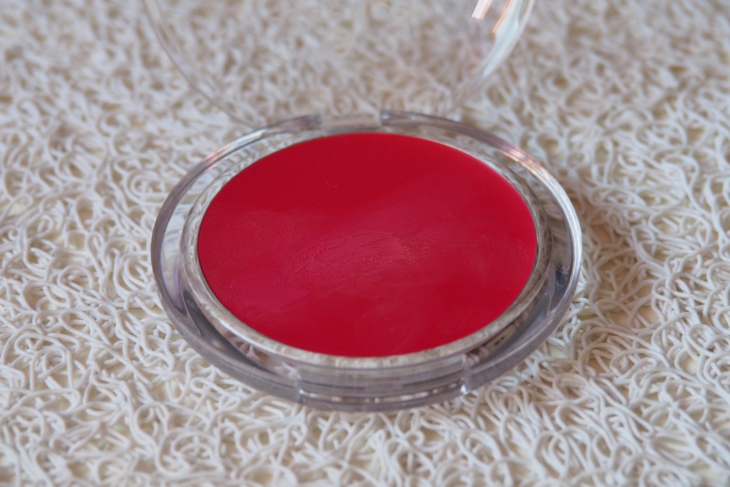 Essence mountain calling - cream to powder blush Limited Edition 