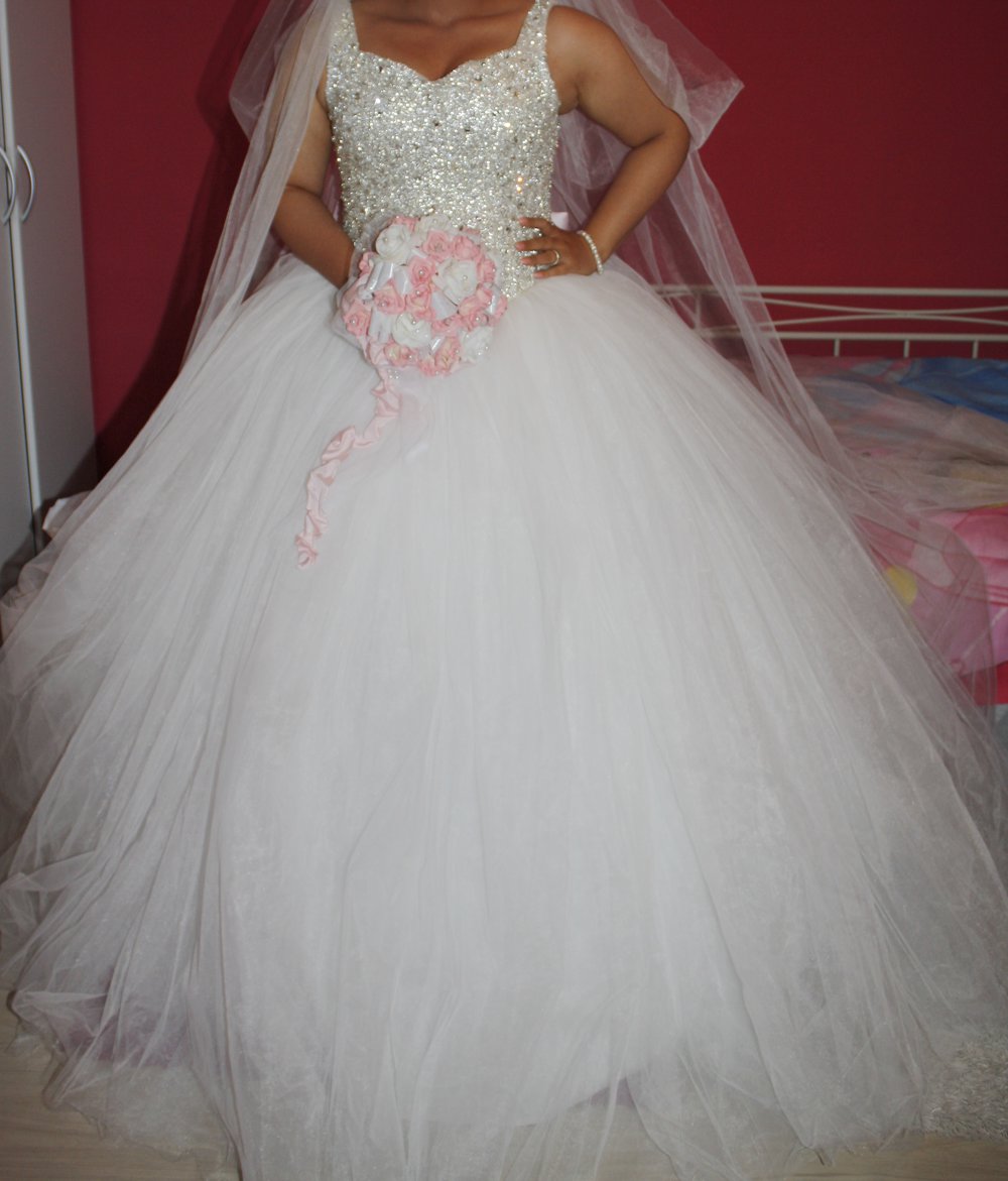 Prinzessinnen Brautkleid Sima Couture Einzelstück Hingucker Rosa Satin Schleife