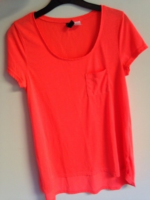 Neon farbiges T-Shirt