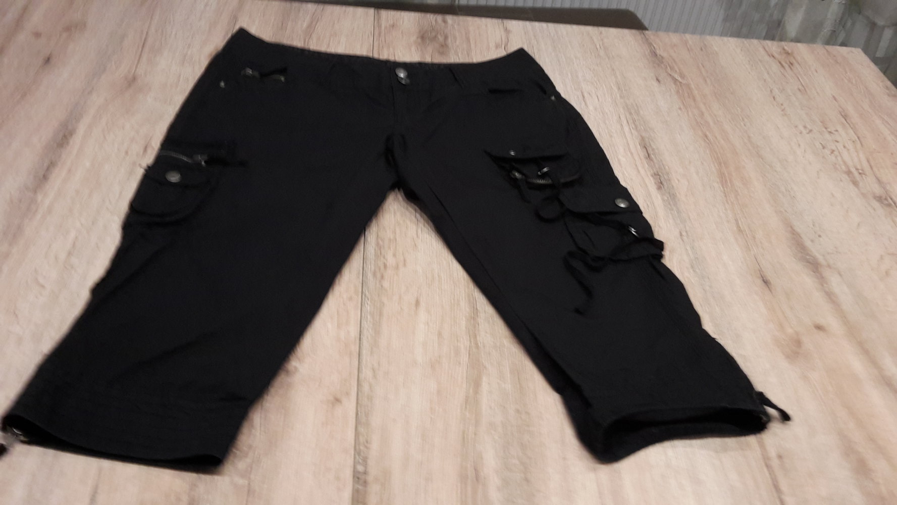 gr. 38 schwarz, 7/8 hose kurz bermuda gothic emo punk rock sommer