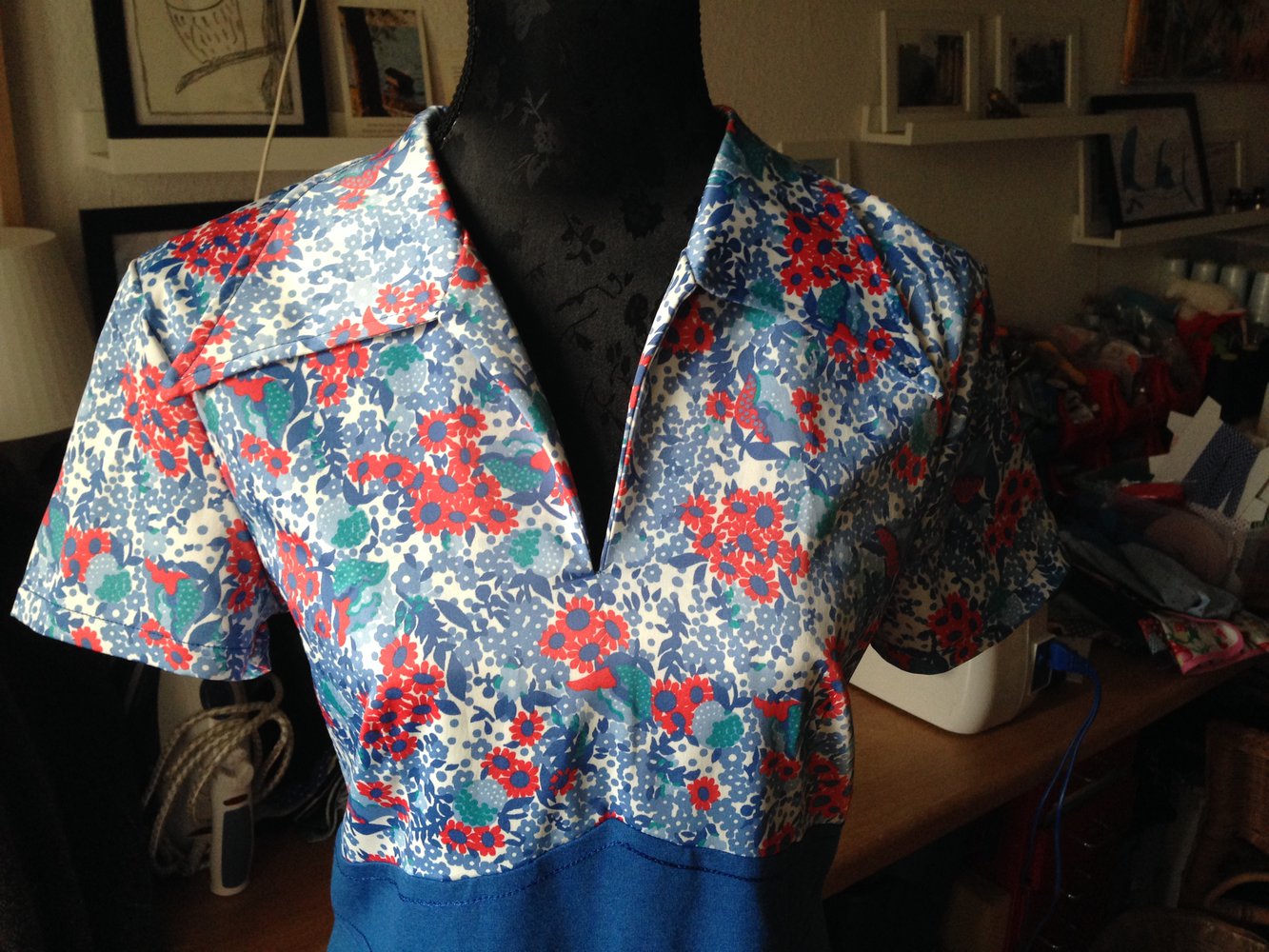 blaues /geblümtes Kleid von Who`s that Girl