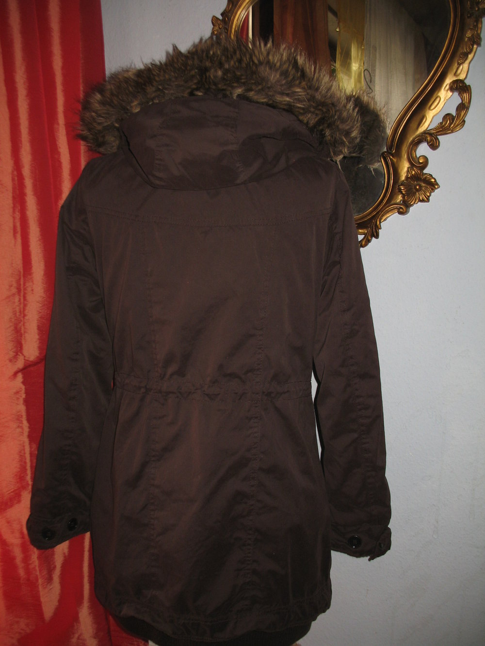 Brauner Winterparker