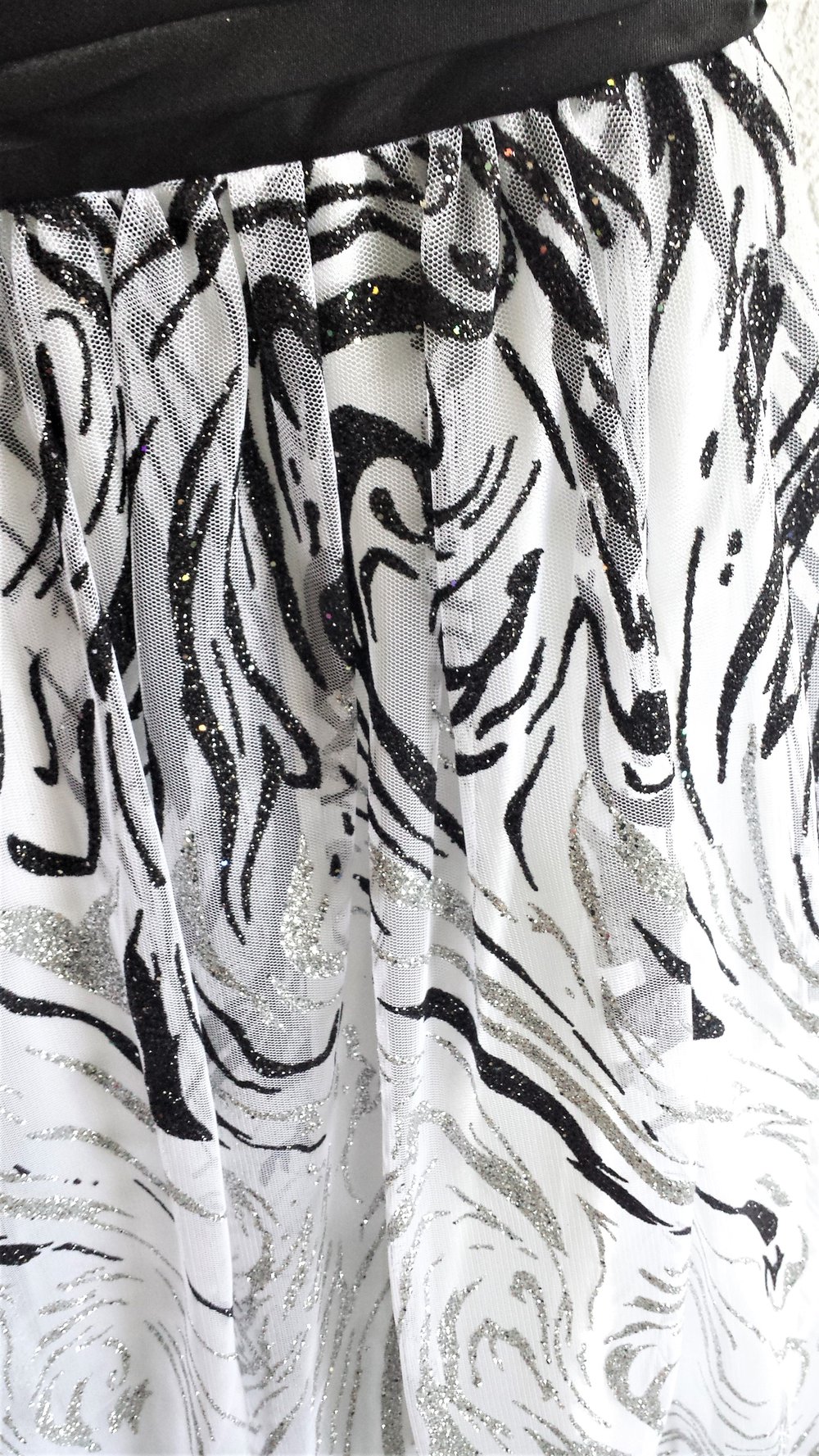 Abiballkleid/Ballkleid/Abendkleid schwarz-weiß Glitzer Tüll One shoulder Einschultrig 