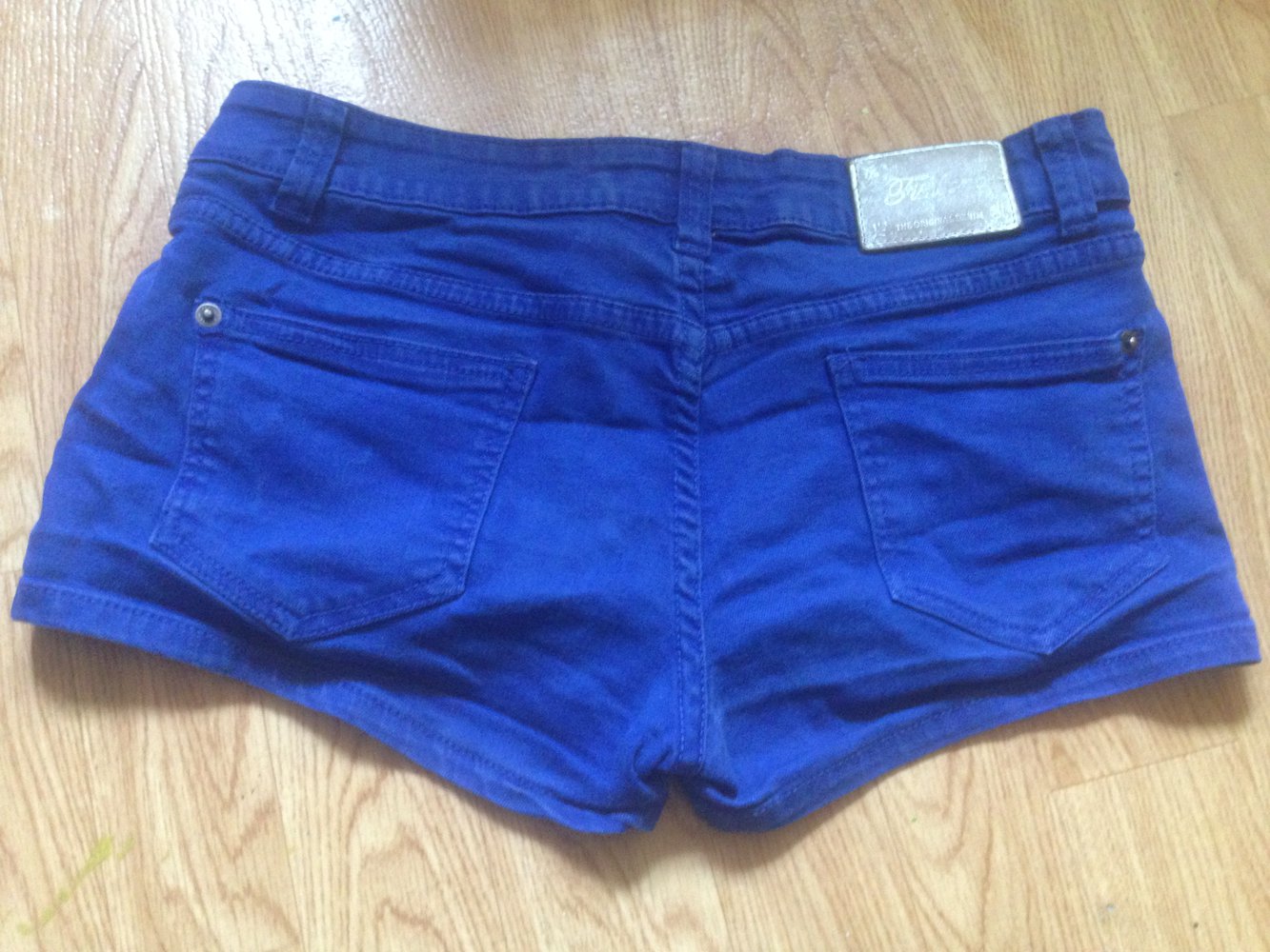 blaue Shorts, kurze Hose