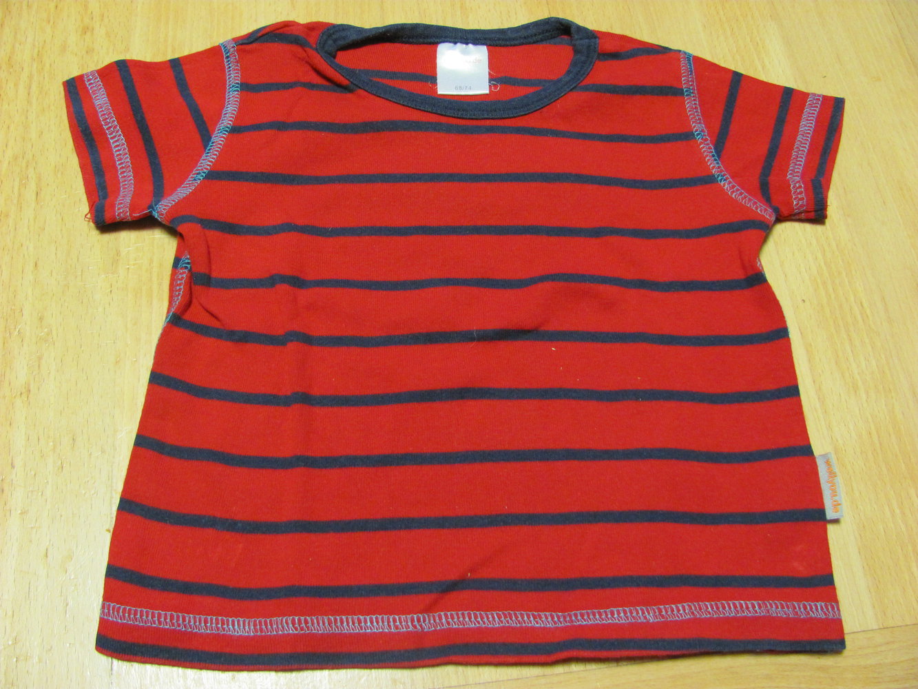  rot-blau gestreiftes T-Shirt 68/74  