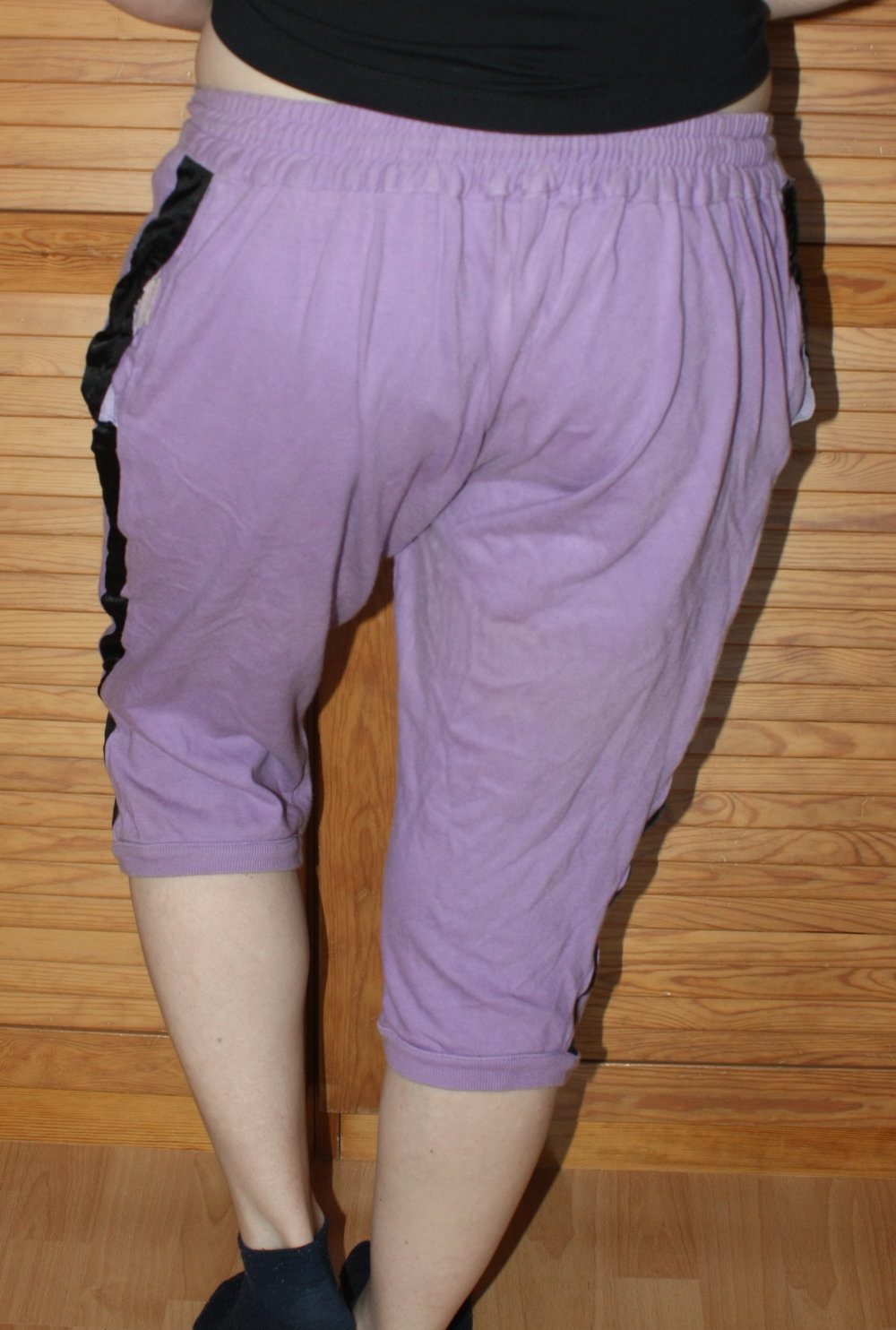 Schwarz lila Sporthose, 7/8 Bein, Gr. S, 100% Baumwolle