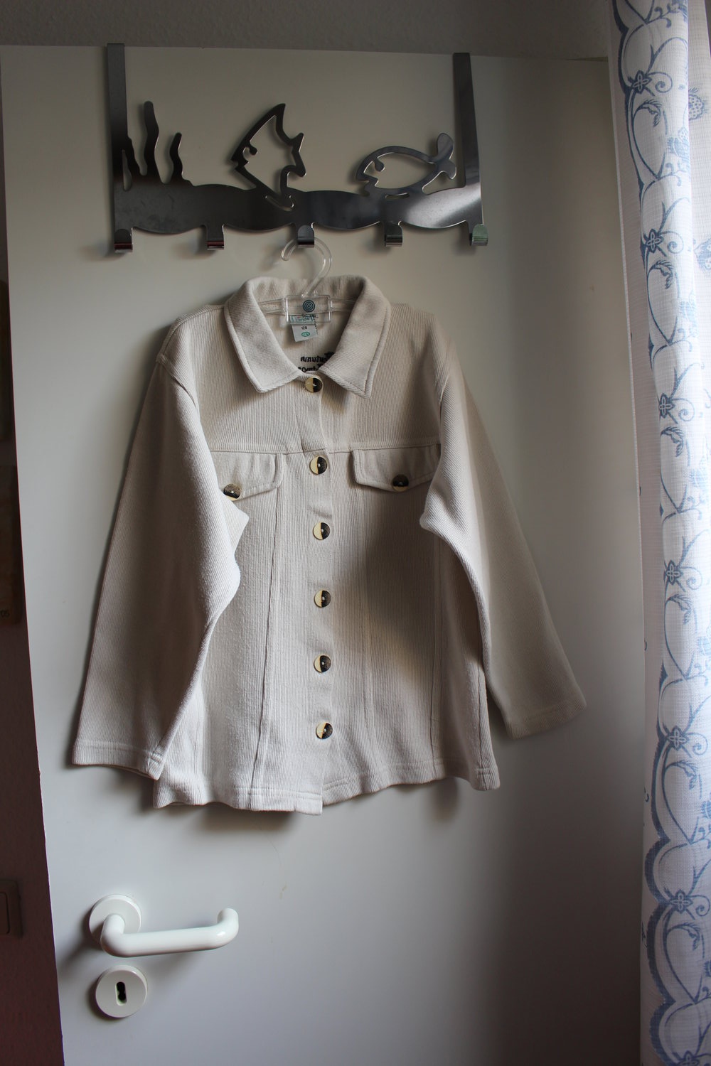 172. Hemdbluse aus Sweatware, beige, Gr. 128