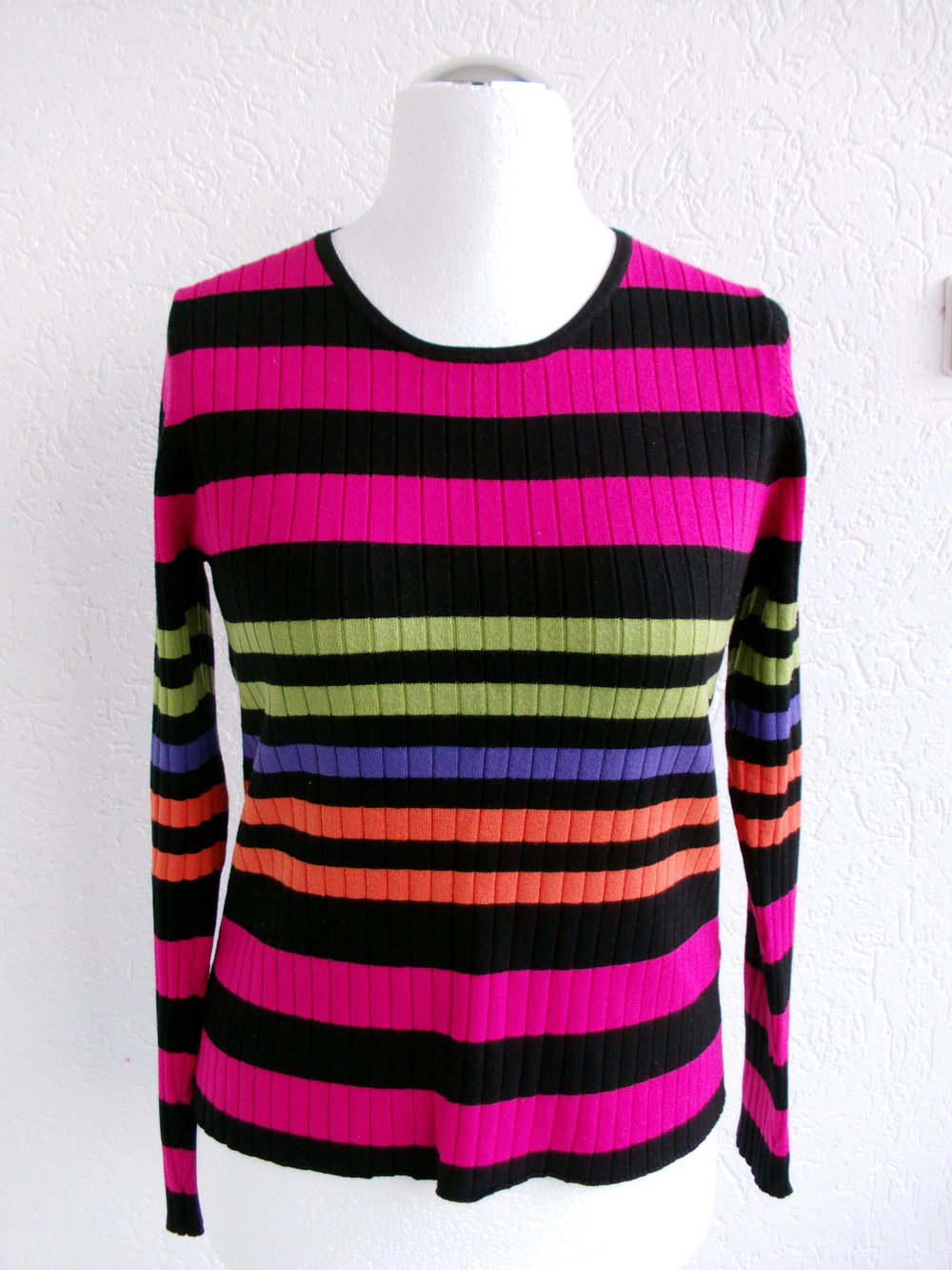 Pullover in neonfarben