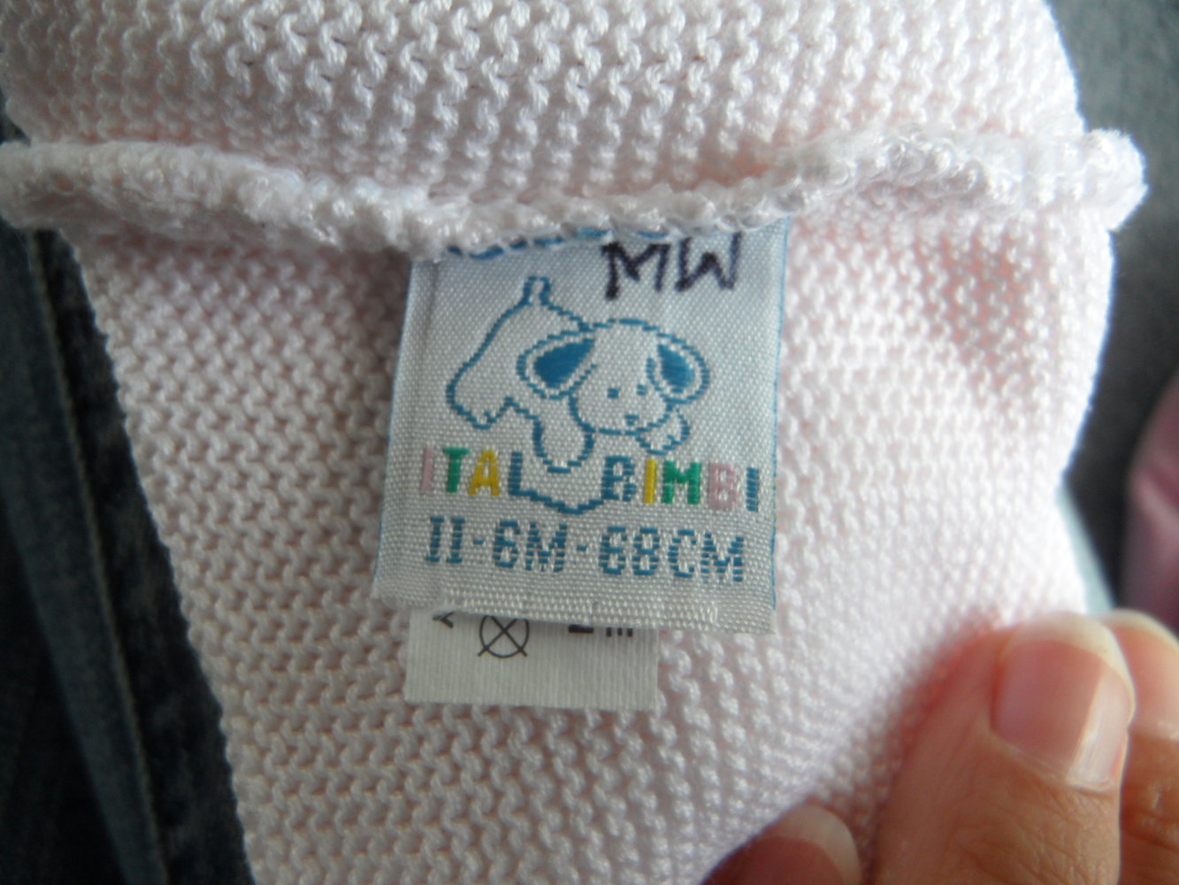 süße Strickmütze aus dünnem Garn Italien