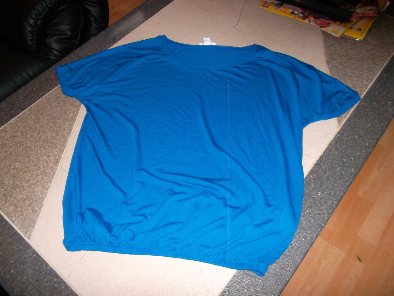 neuwertiges blaues t-shirt, grösse xl