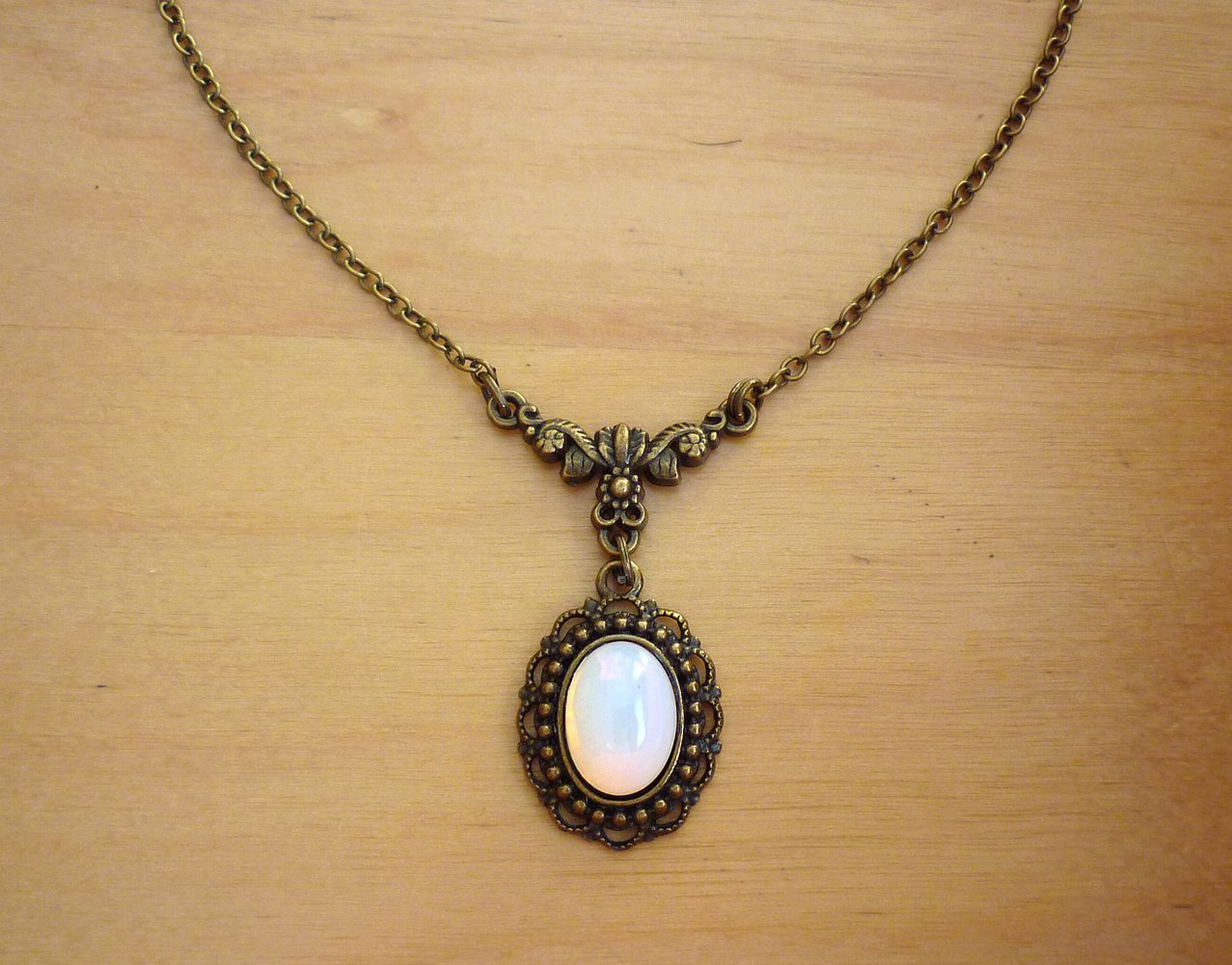Collier Kette Vintage Goa Ethno weiß fake Opal Schimmer Gothic Jugendstil vintage
