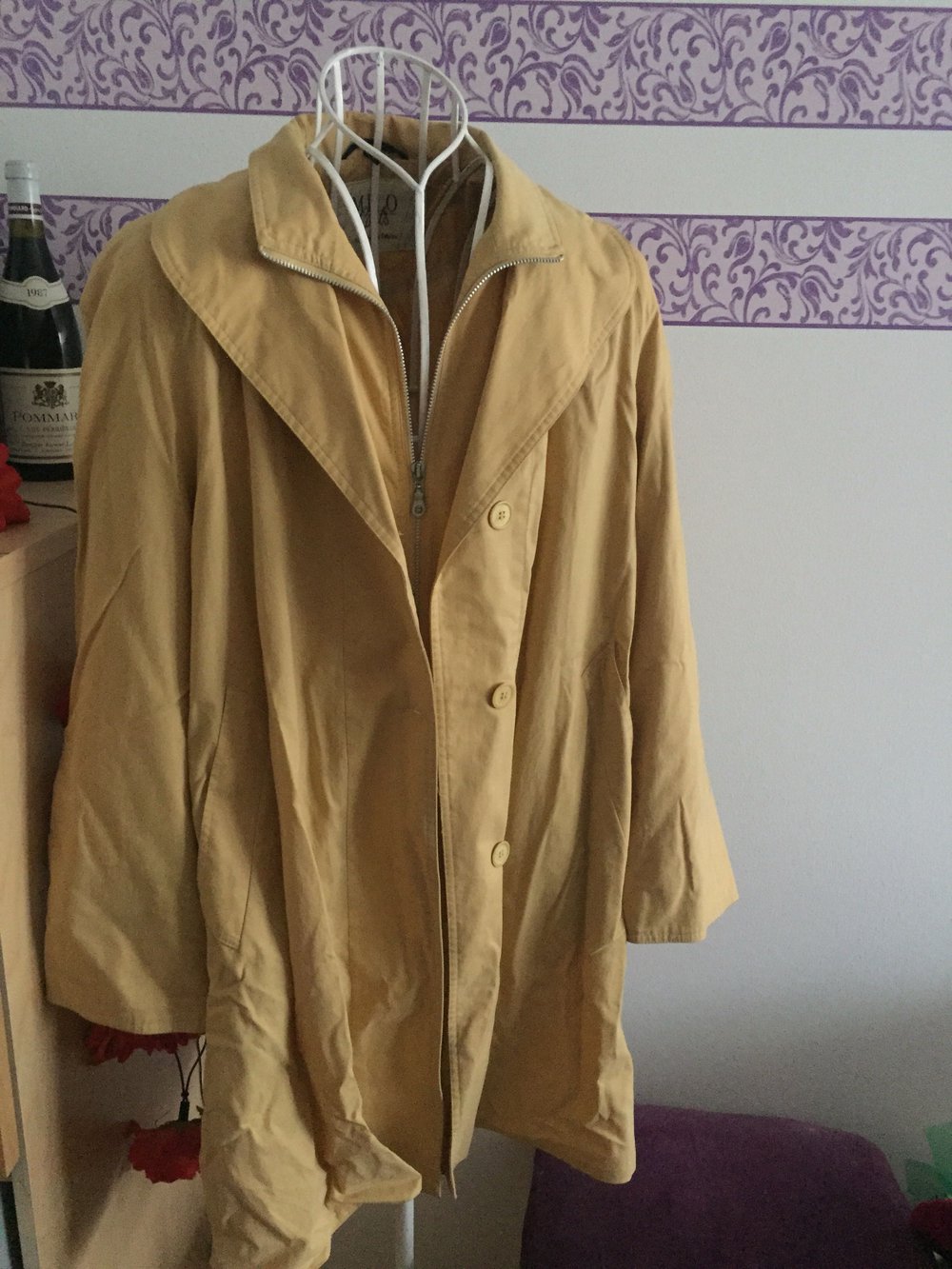 Senfgelber Trenchcoat