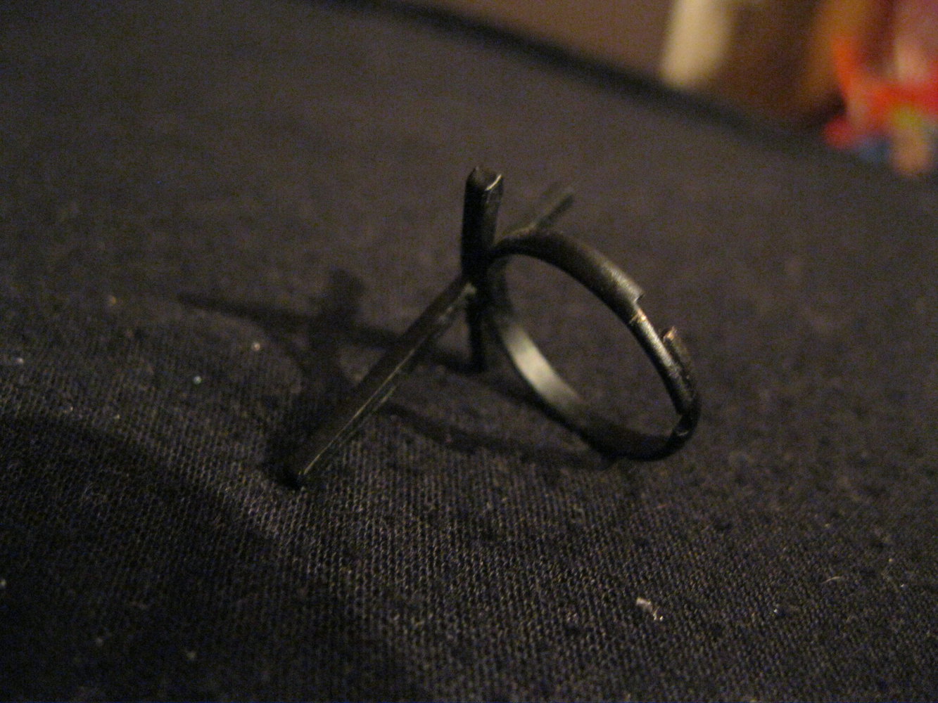 schwarzer matter Kreuzring