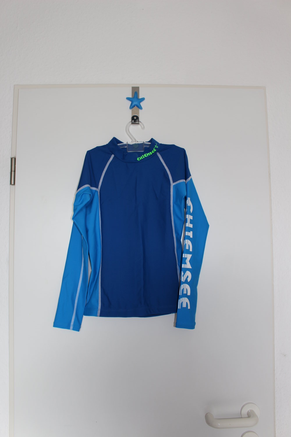 418. Neues Schwimm-/Surf  T-Shirt UV-Schutz von Chiemsee, Gr. 140