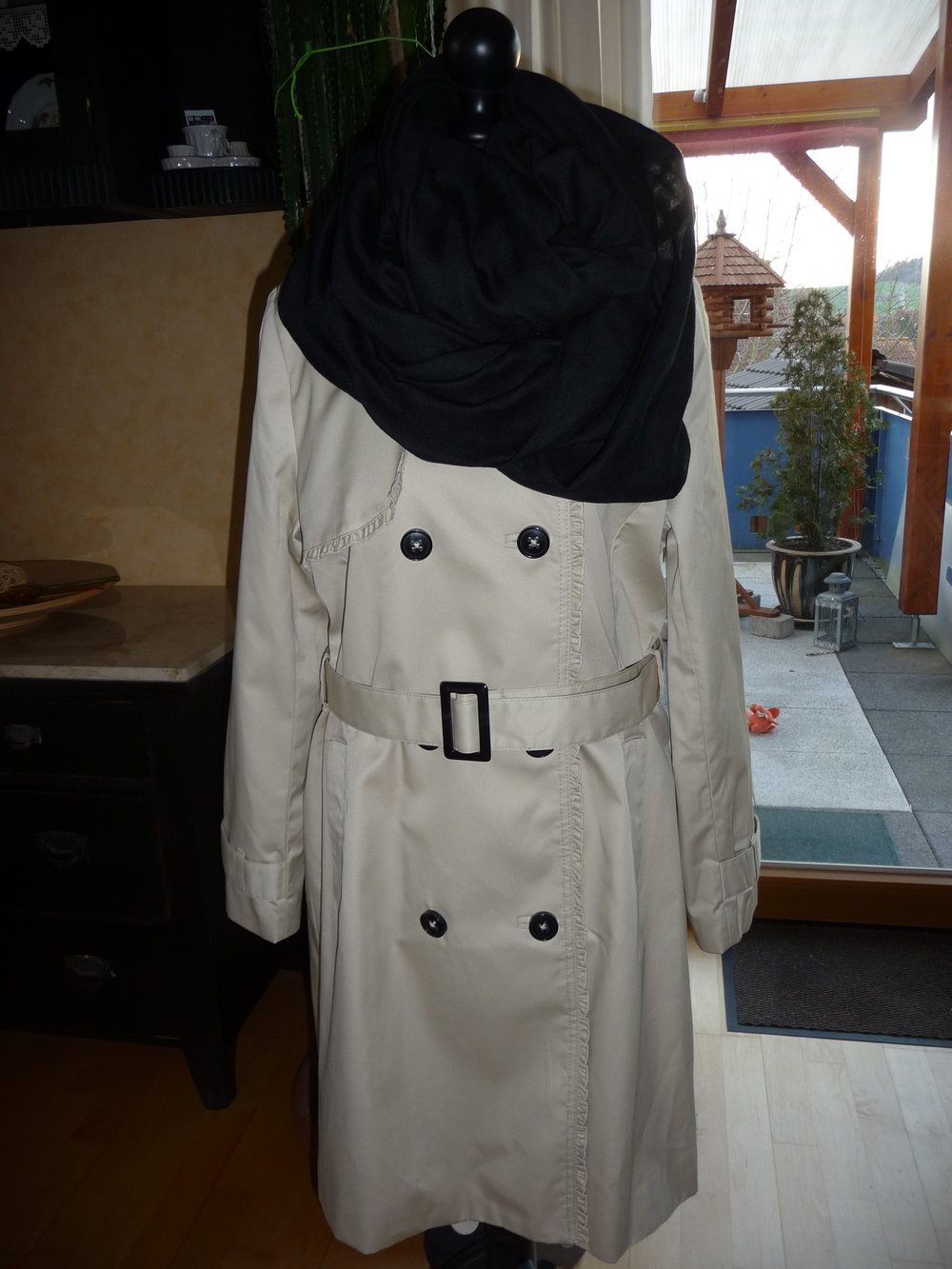 Toller ungetragener Trenchcoat von H&M, Größe 42, Farbe beige, 
