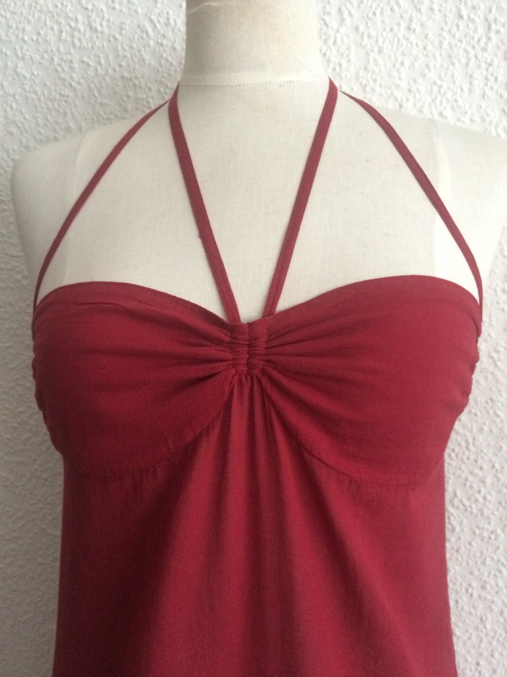 Sommer Kleid, Trägerkleid mit Multistraps & mit Smok Rücken partie,dunkel rot