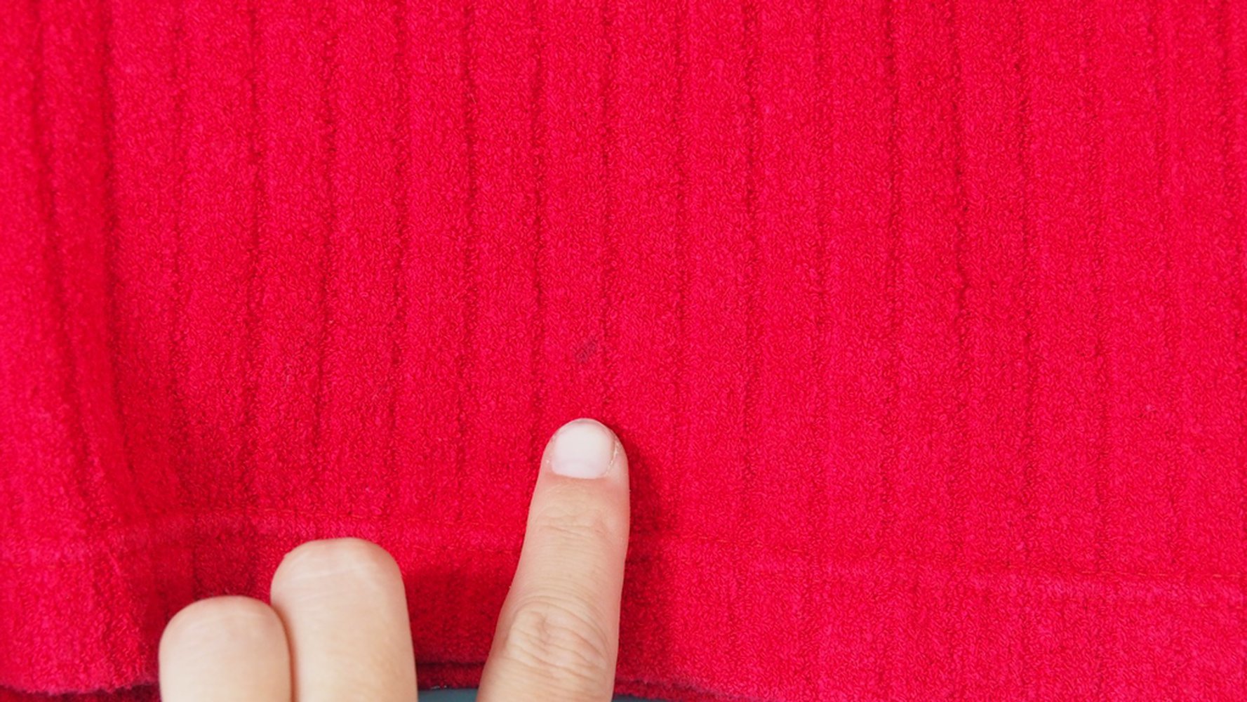 Weinroter Pullover mit V-Ausschnitt Gr. 152