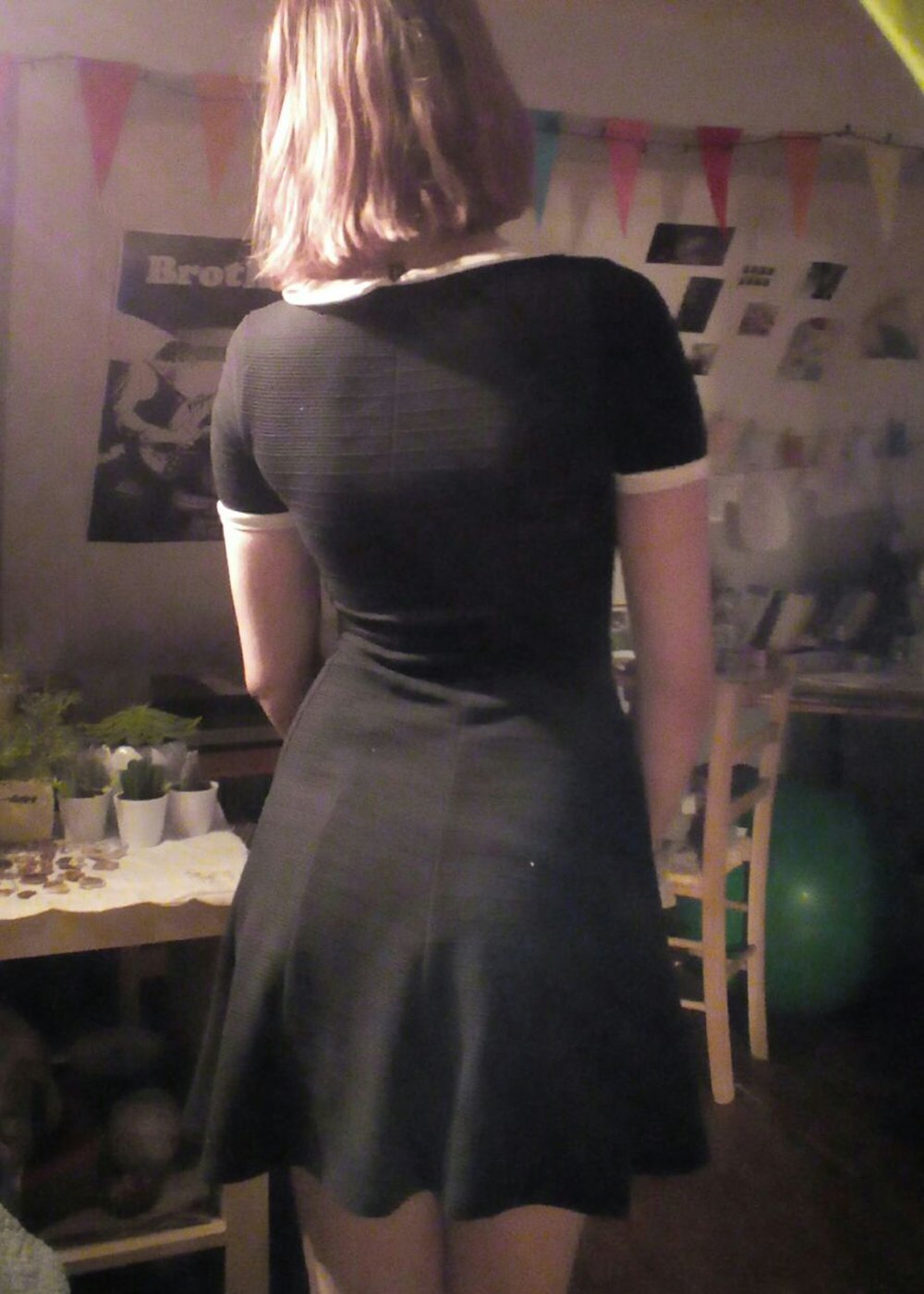 schwarzes Kleid mit weißem Kragen - Addams Family